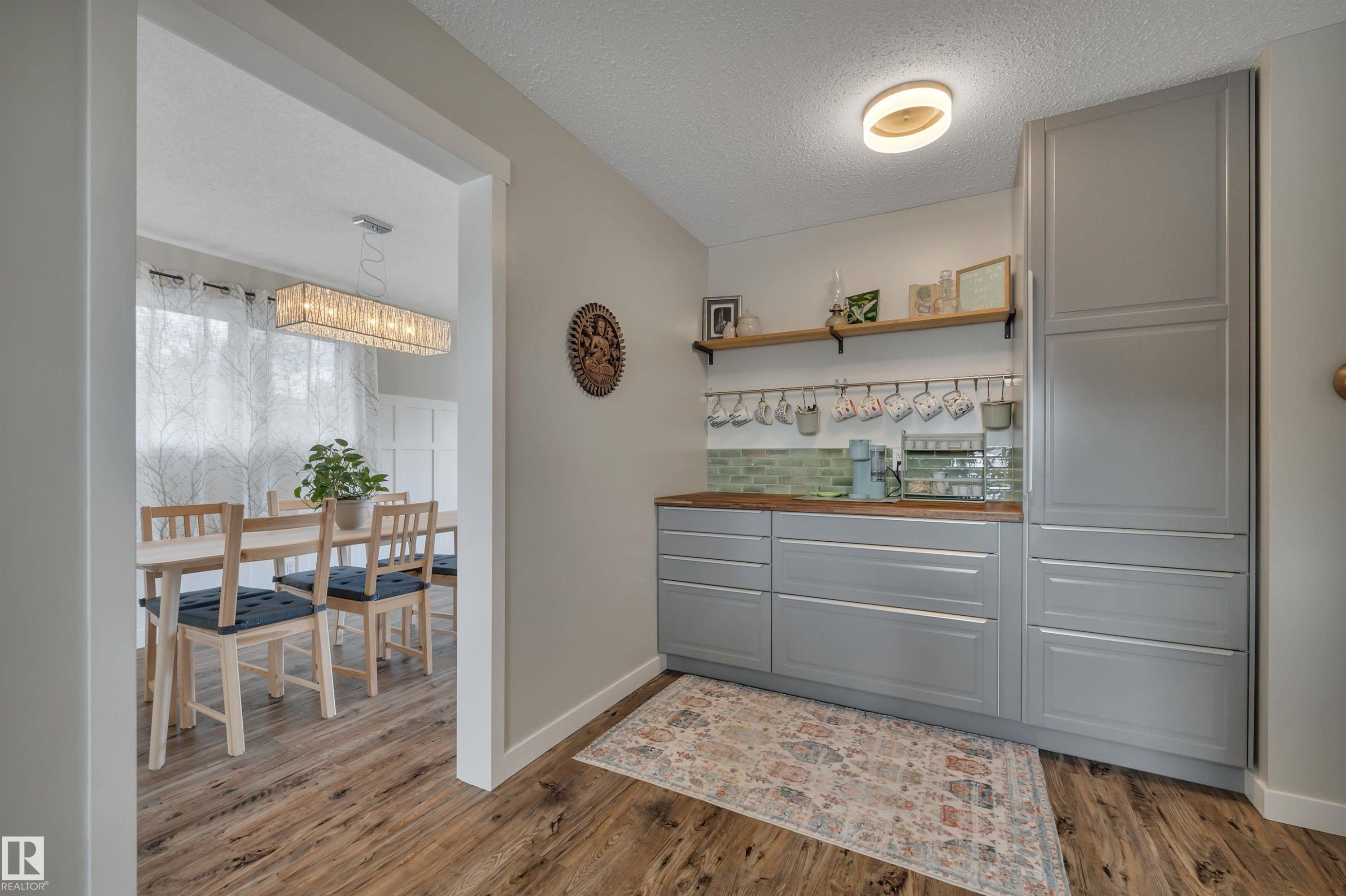 10435 39A Avenue, Edmonton, AB - Indoor Photo Showing Other Room