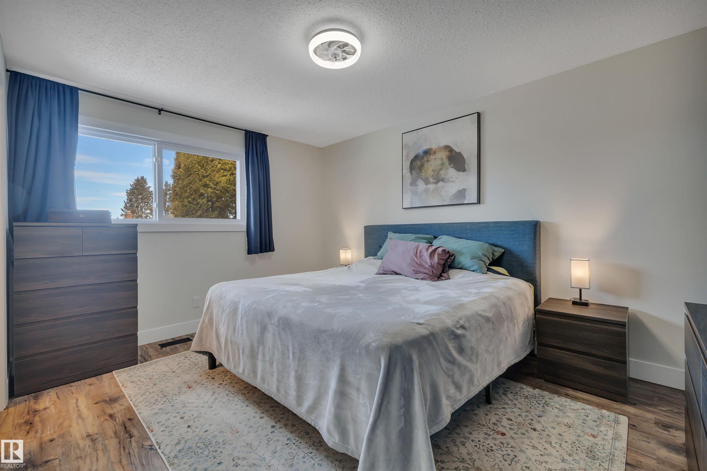 10435 39A Avenue, Edmonton, AB - Indoor Photo Showing Bedroom