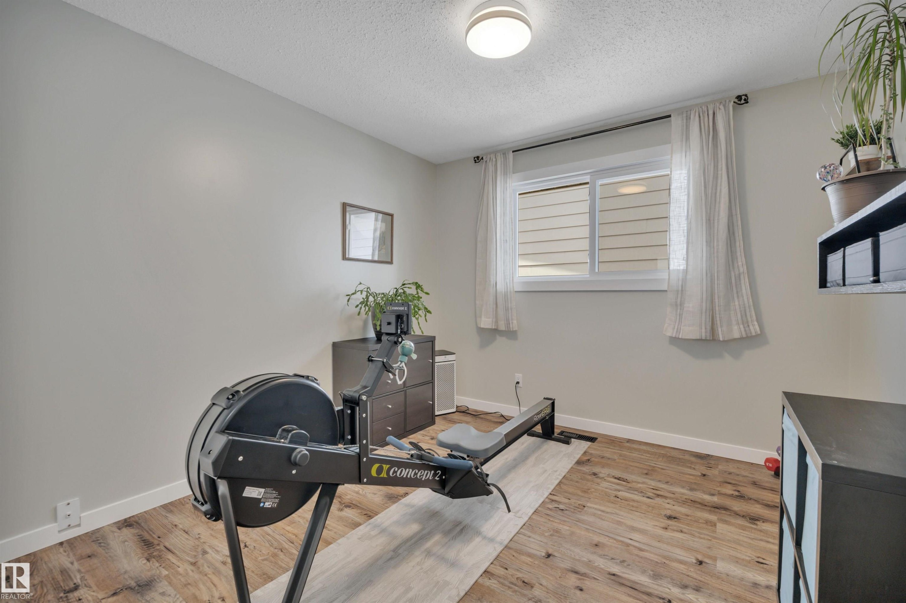 10435 39A Avenue, Edmonton, AB - Indoor