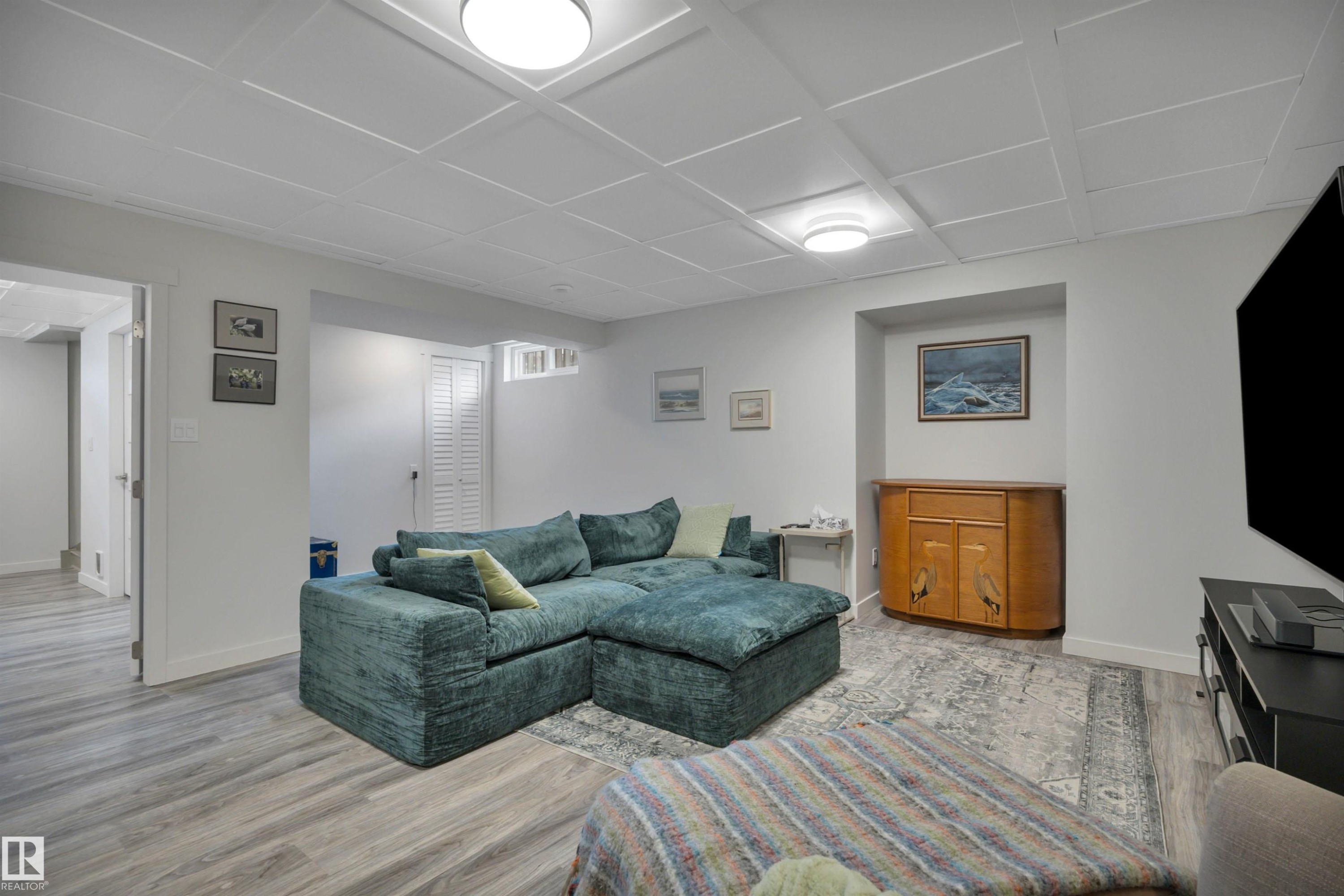 10435 39A Avenue, Edmonton, AB - Indoor