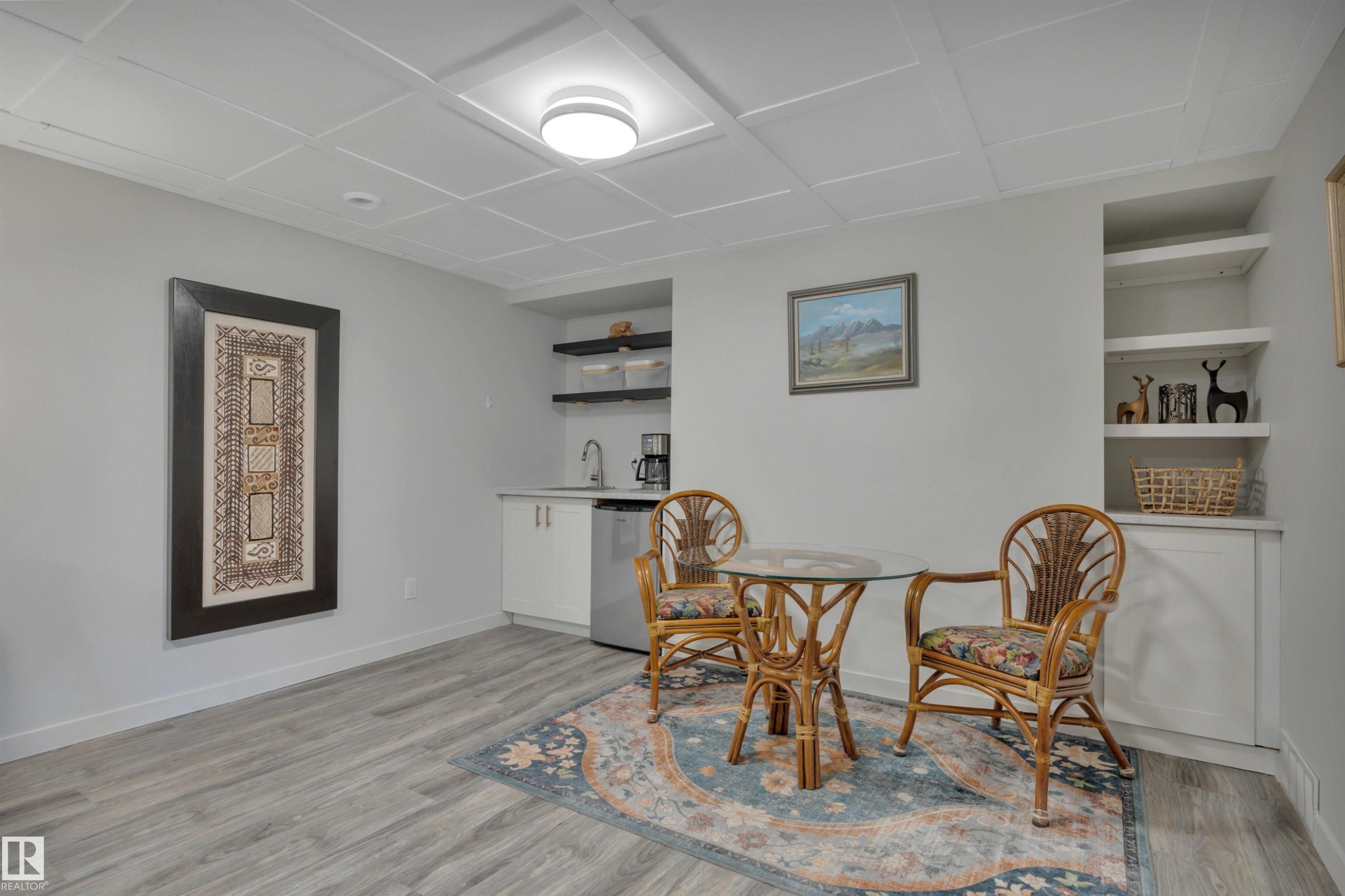 10435 39A Avenue, Edmonton, AB - Indoor