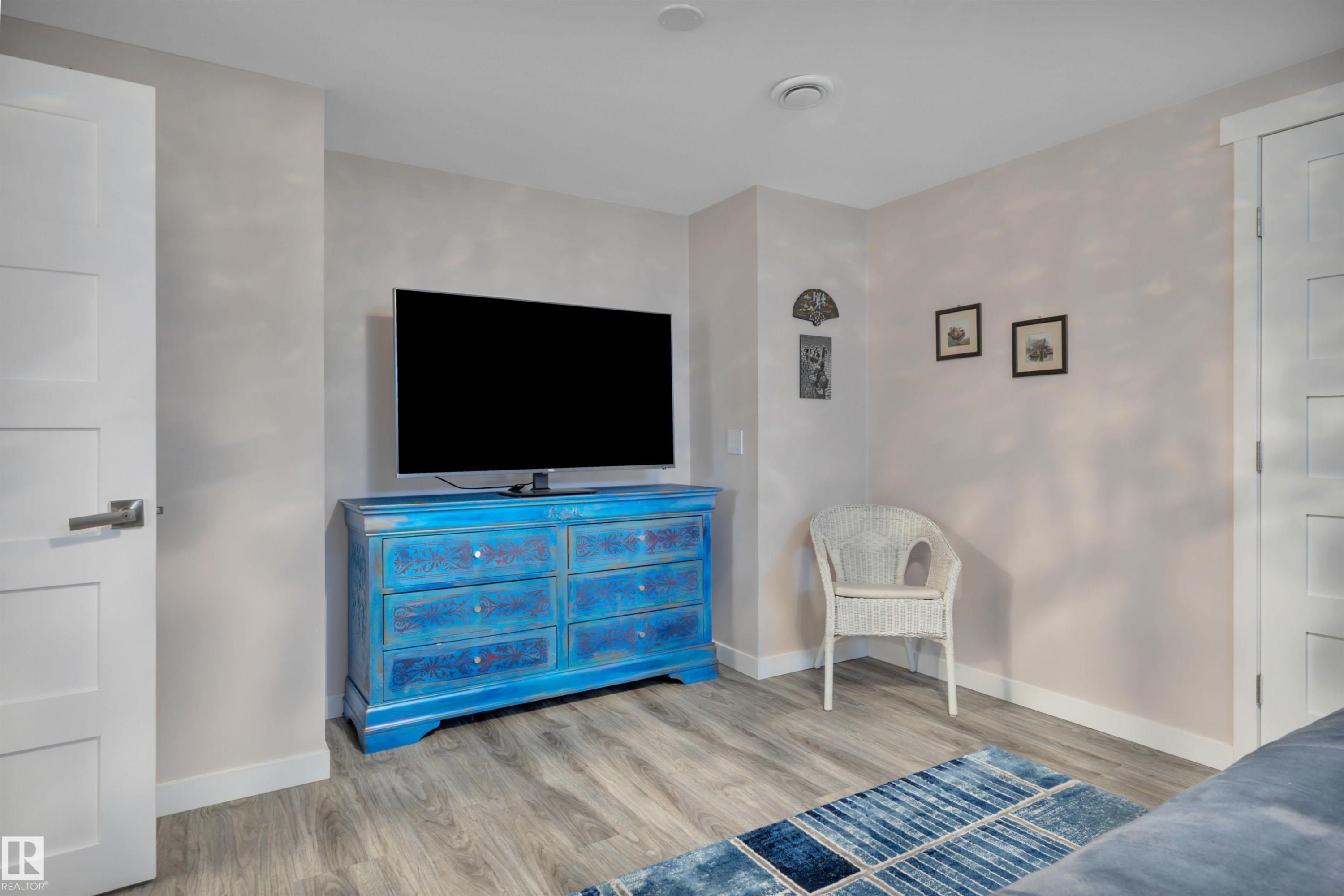 10435 39A Avenue, Edmonton, AB - Indoor Photo Showing Bedroom