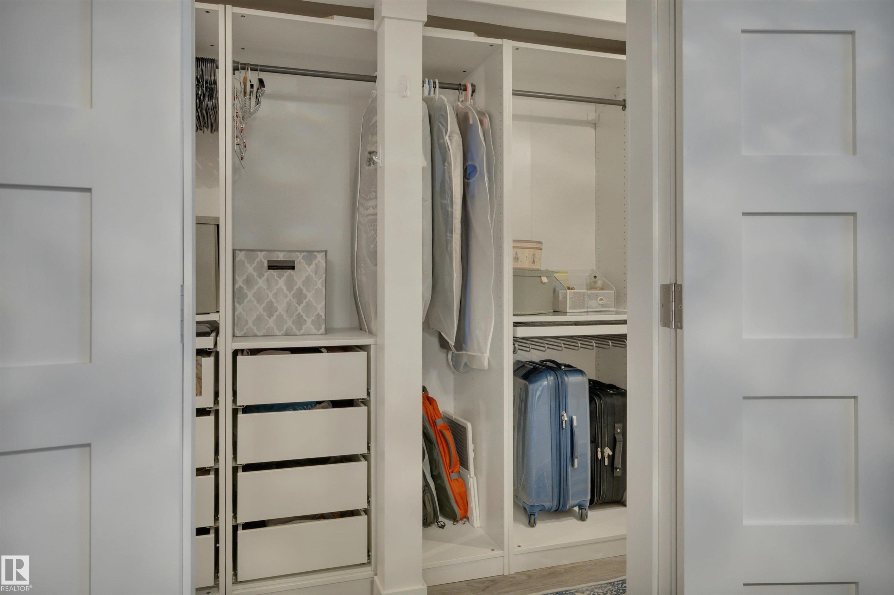 10435 39A Avenue, Edmonton, AB - Indoor