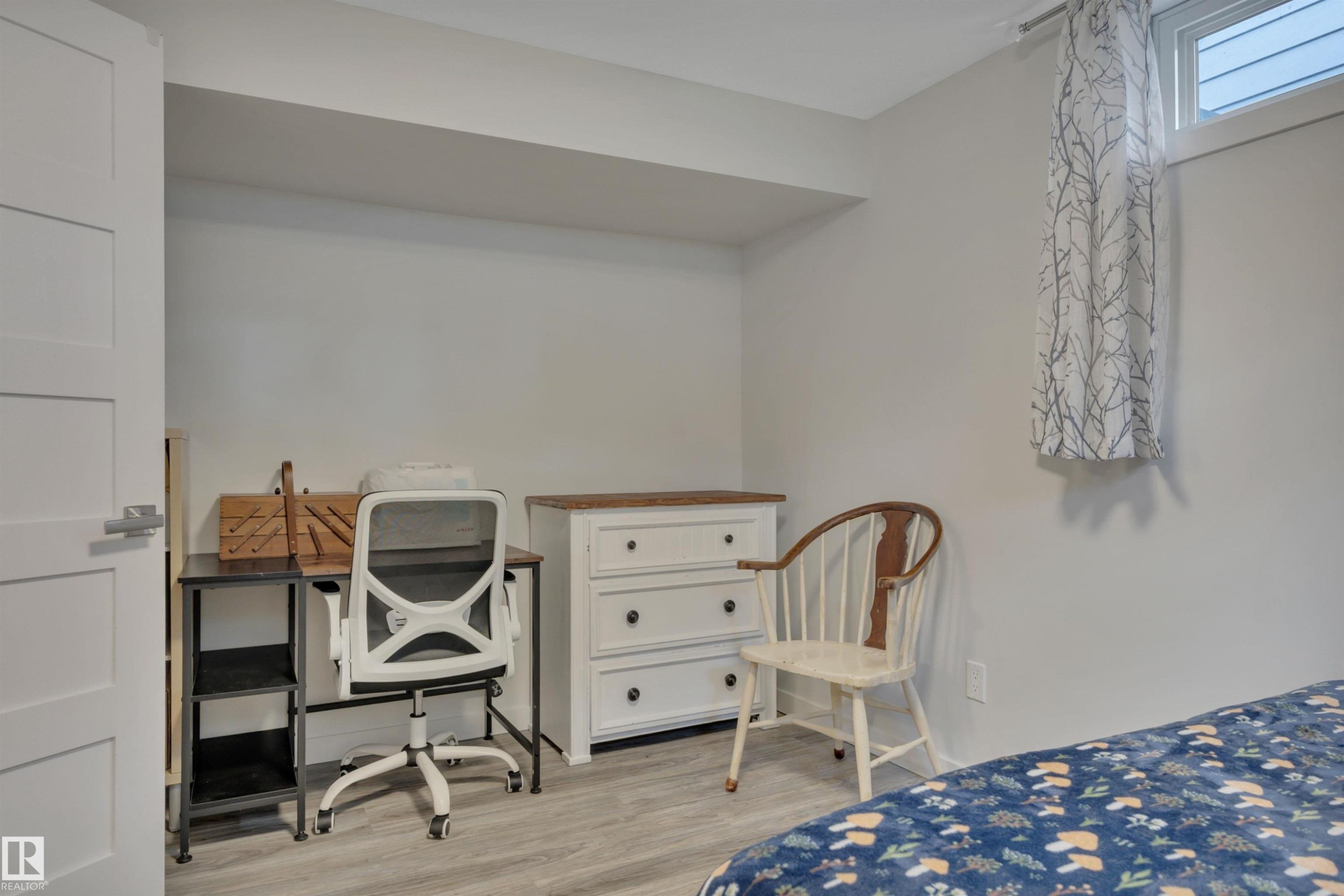 10435 39A Avenue, Edmonton, AB - Indoor