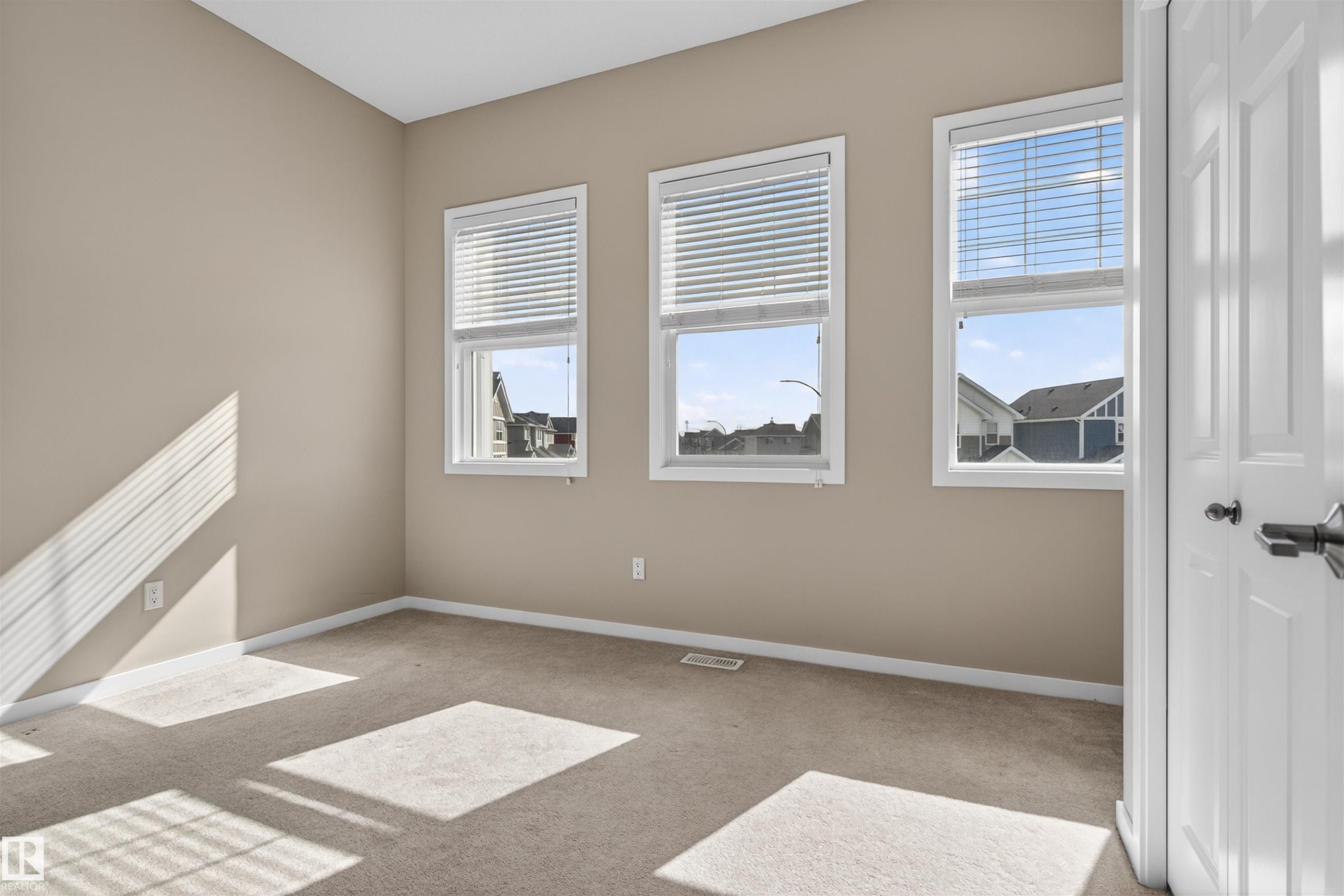 389 Simmonds Way, Leduc, AB - Indoor Photo Showing Other Room