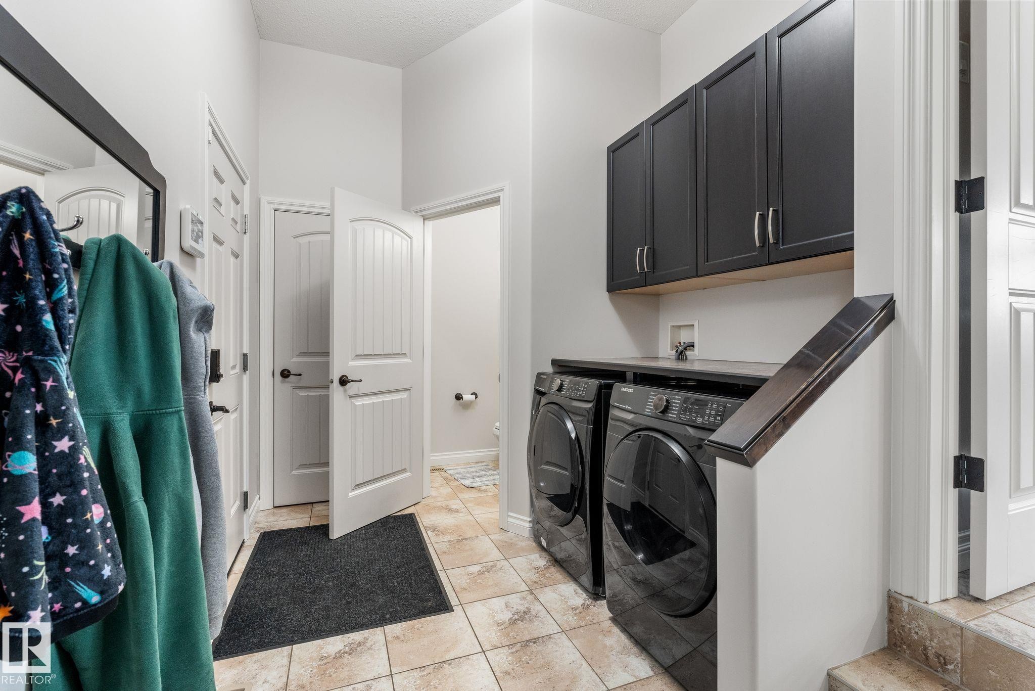 2 Longview Point(E), Spruce Grove, AB - Indoor Photo Showing Laundry Room