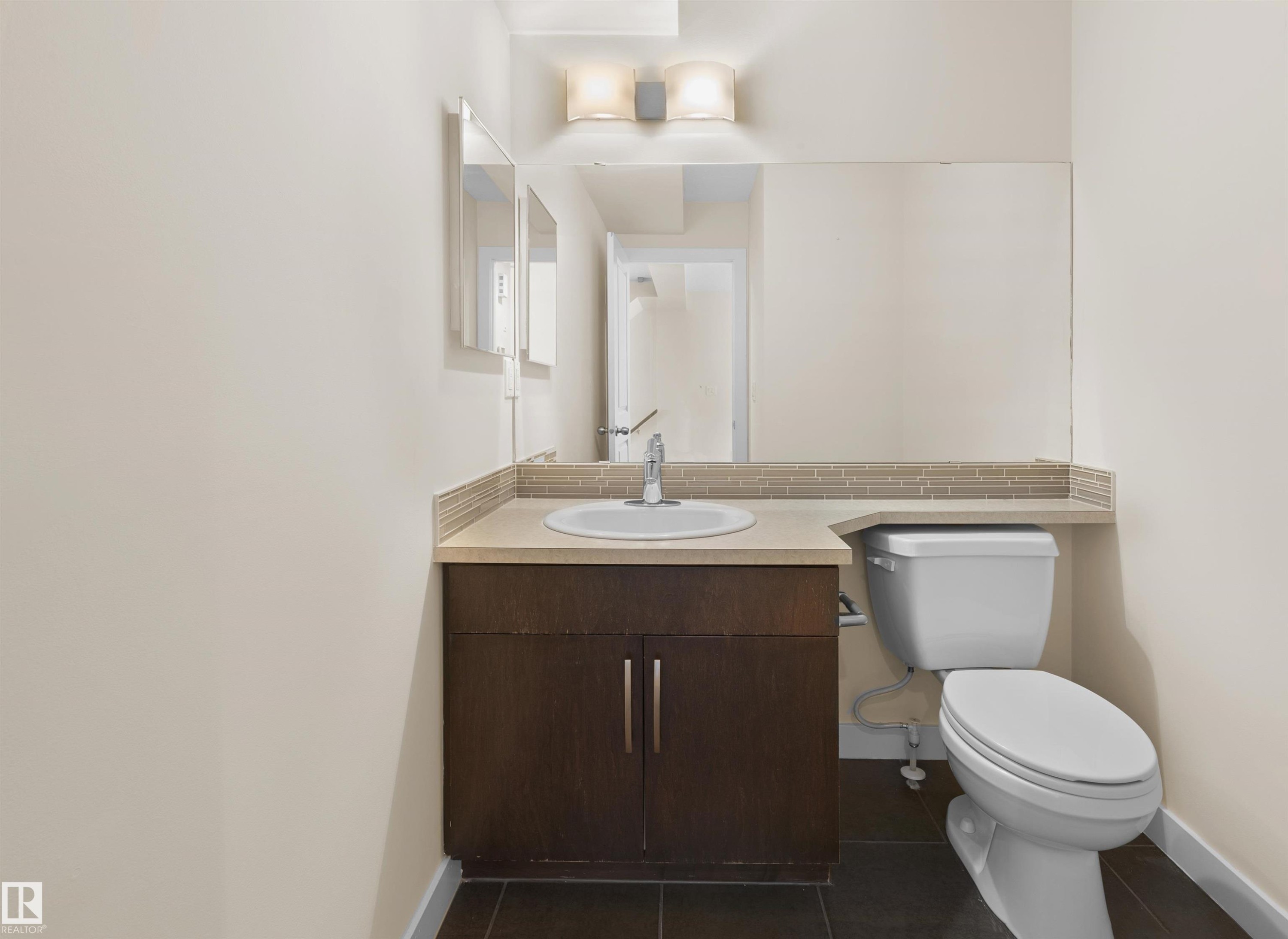 5908 Mullen Way, Edmonton, AB - Indoor Photo Showing Bathroom