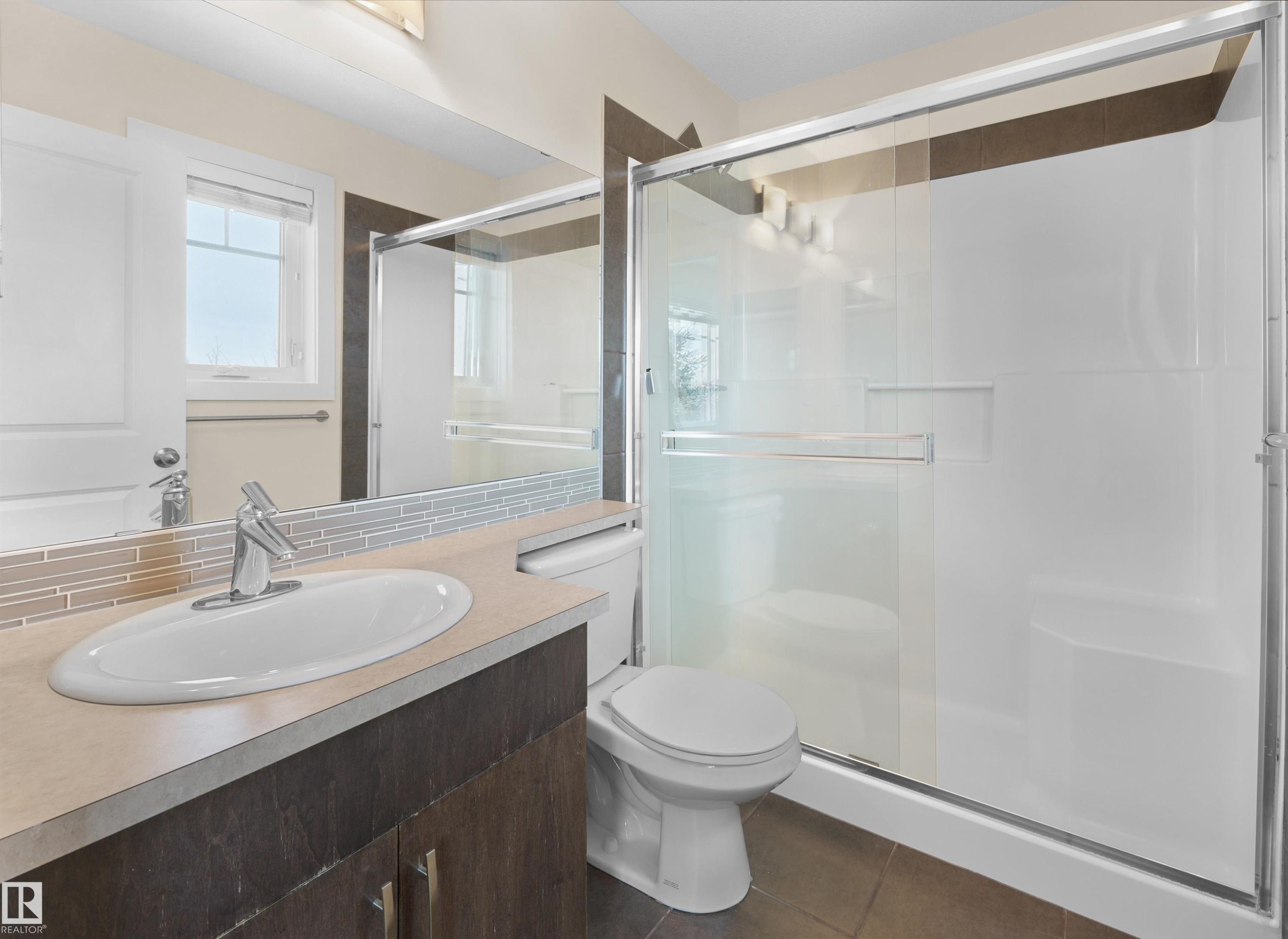 5908 Mullen Way, Edmonton, AB - Indoor Photo Showing Bathroom