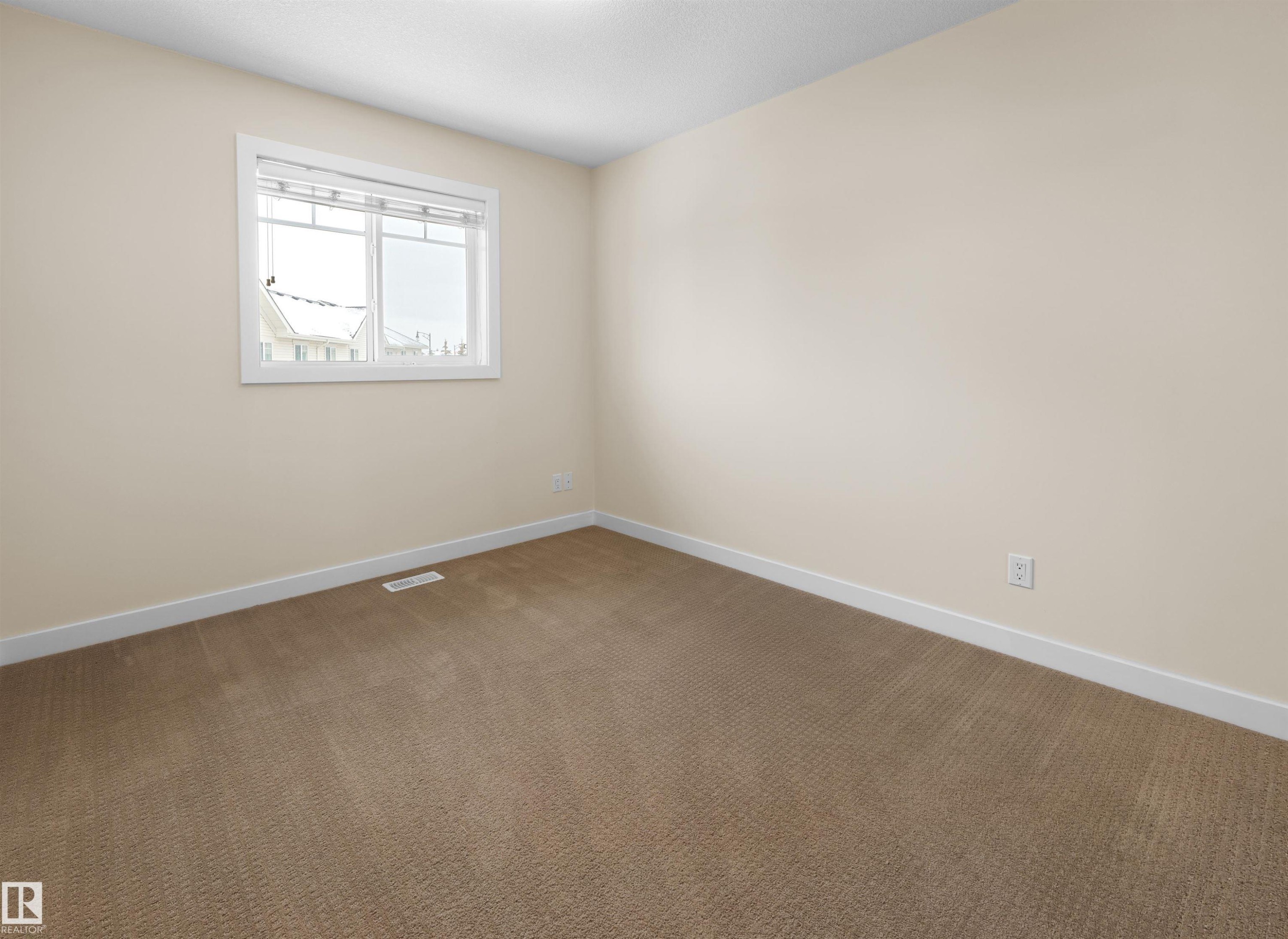 5908 Mullen Way, Edmonton, AB - Indoor Photo Showing Other Room