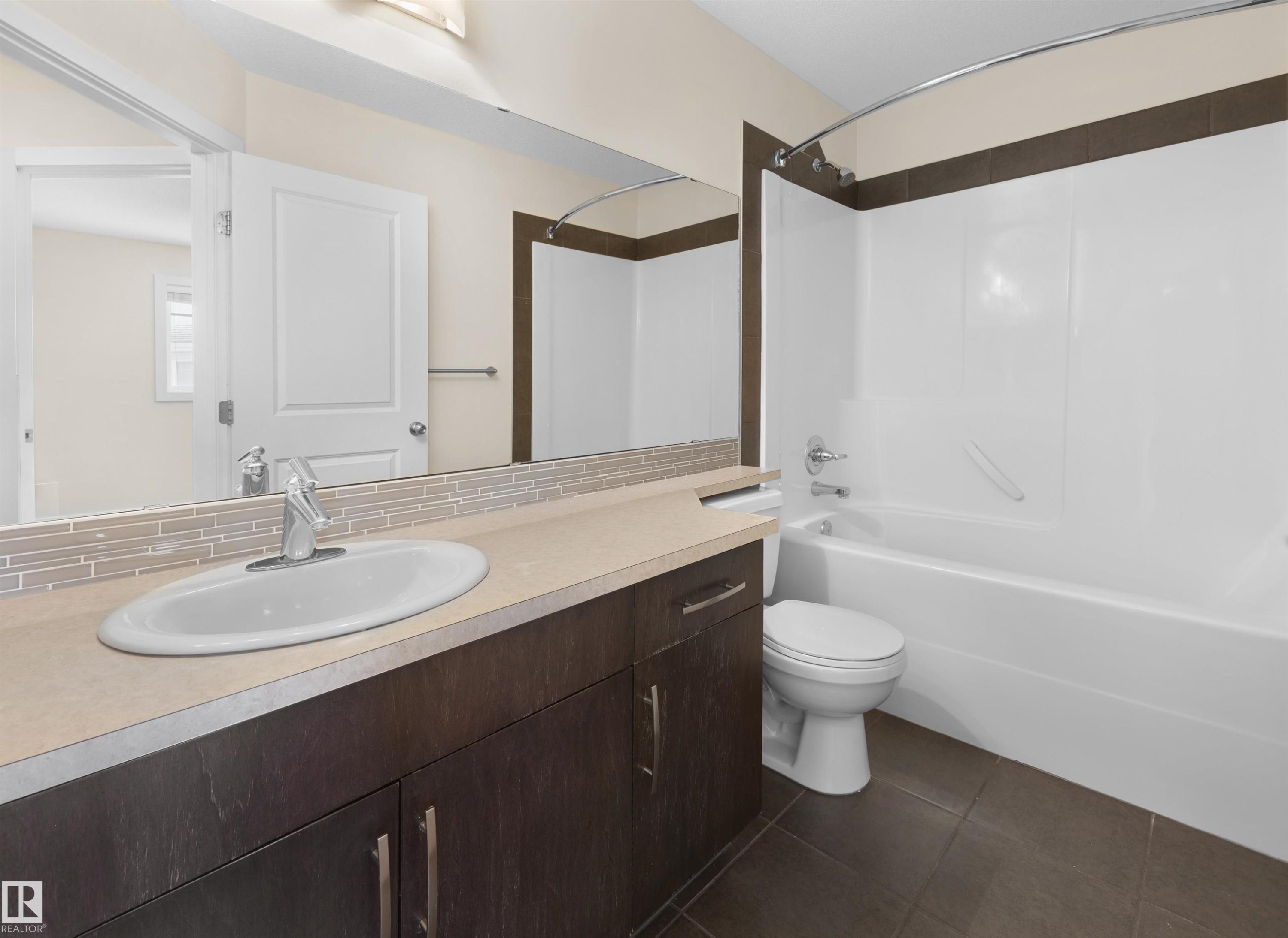 5908 Mullen Way, Edmonton, AB - Indoor Photo Showing Bathroom