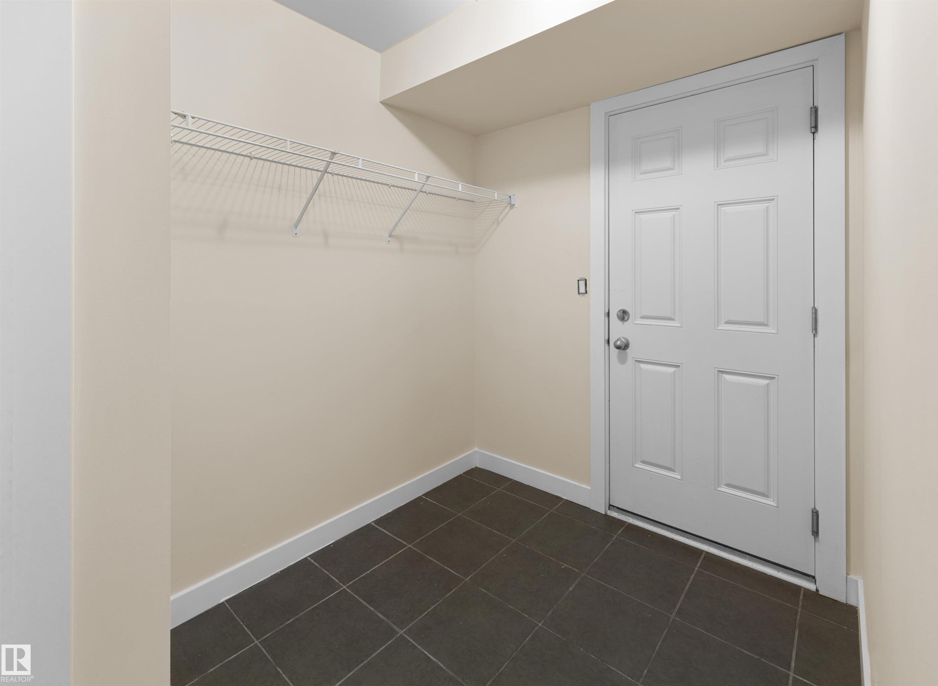 5908 Mullen Way, Edmonton, AB - Indoor