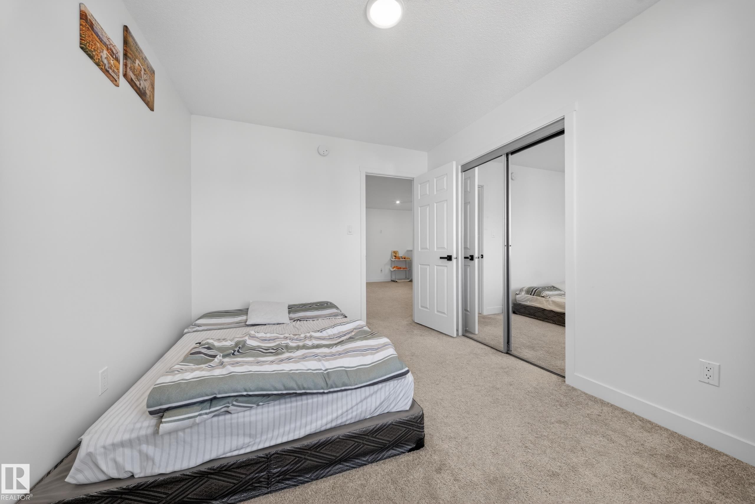 1684 12 Street, Edmonton, AB - Indoor Photo Showing Bedroom