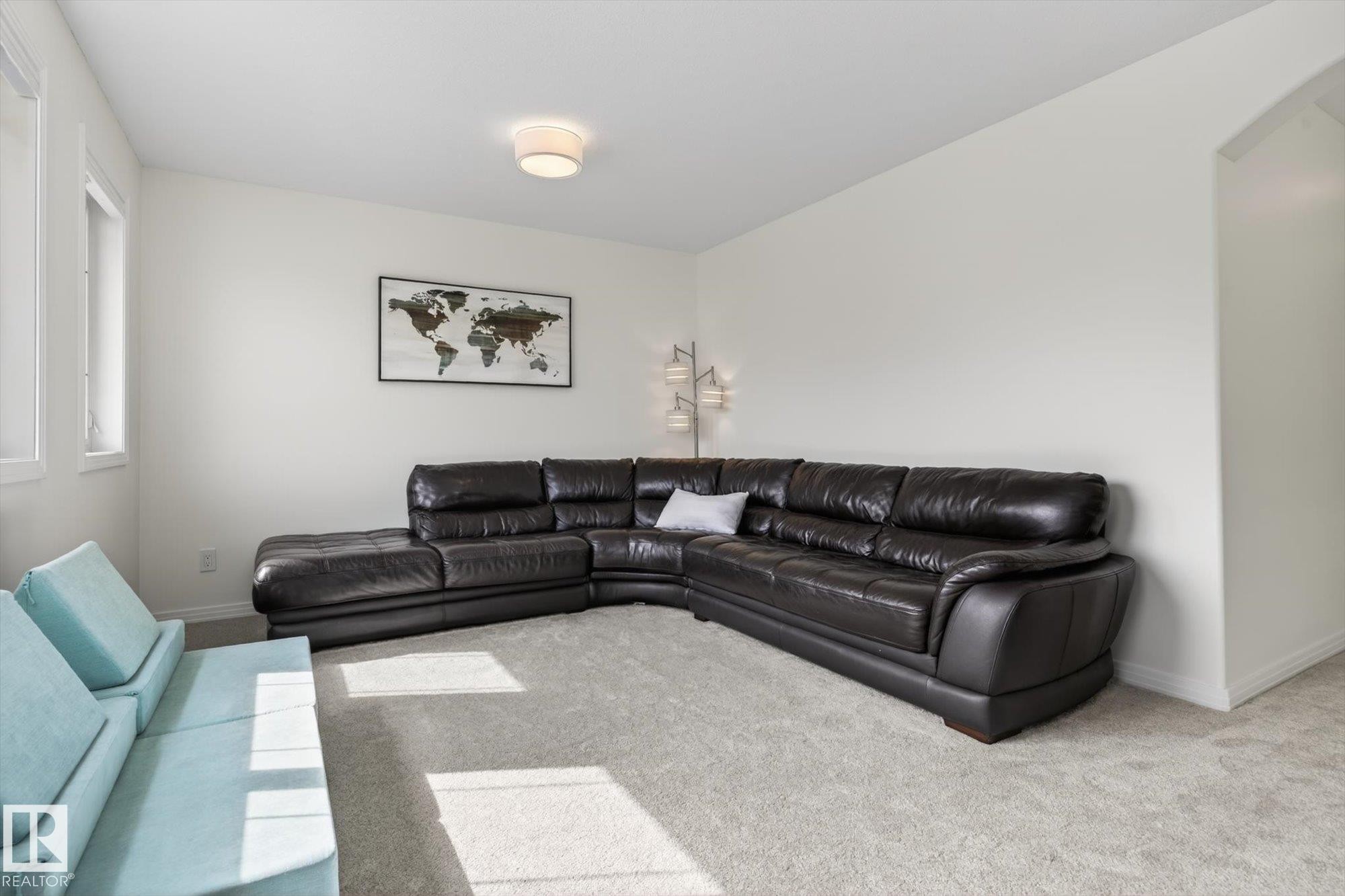 7 Escada Close, St. Albert, AB - Indoor Photo Showing Living Room