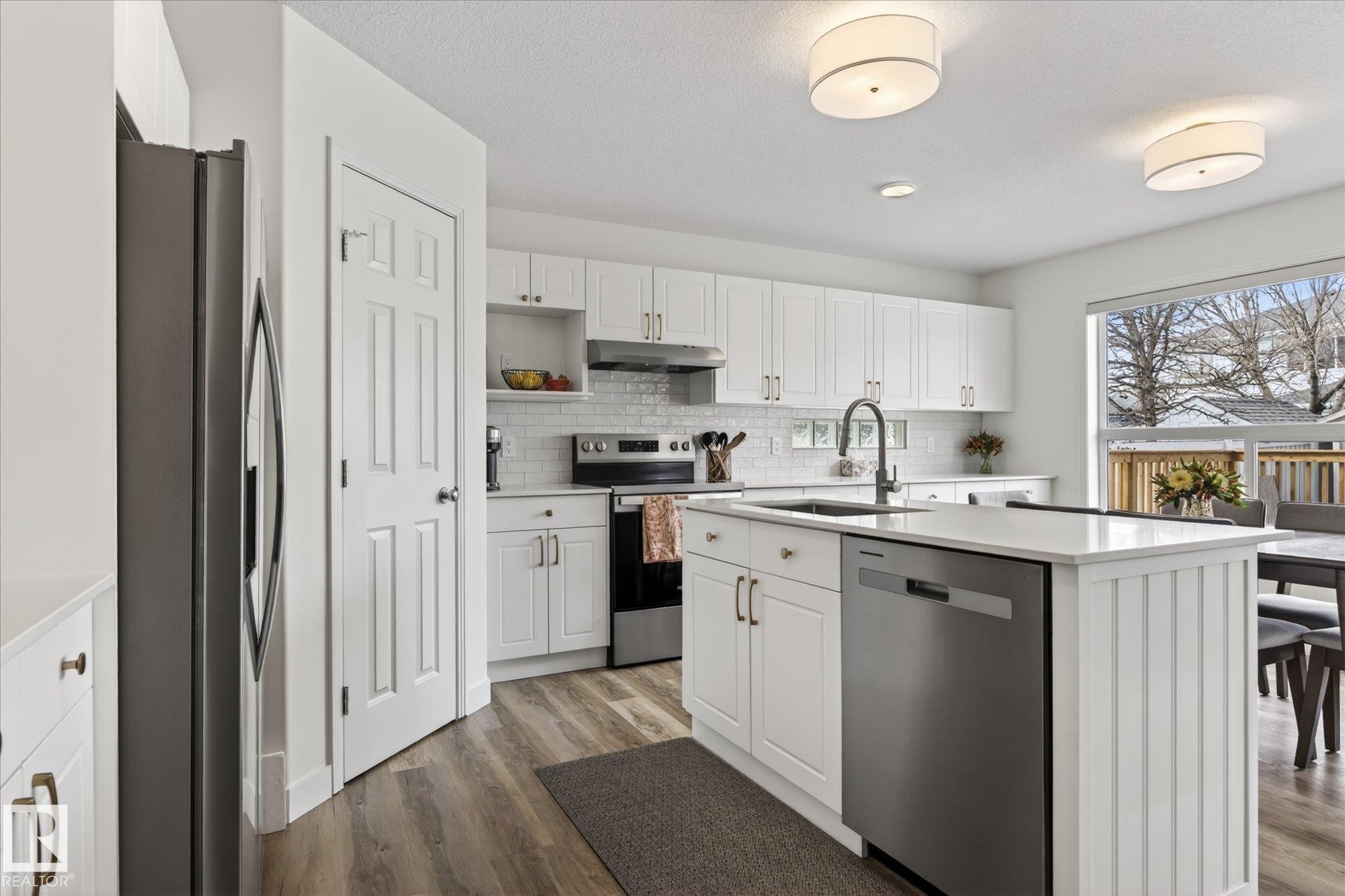 7 Escada Close, St. Albert, AB - Indoor Photo Showing Kitchen