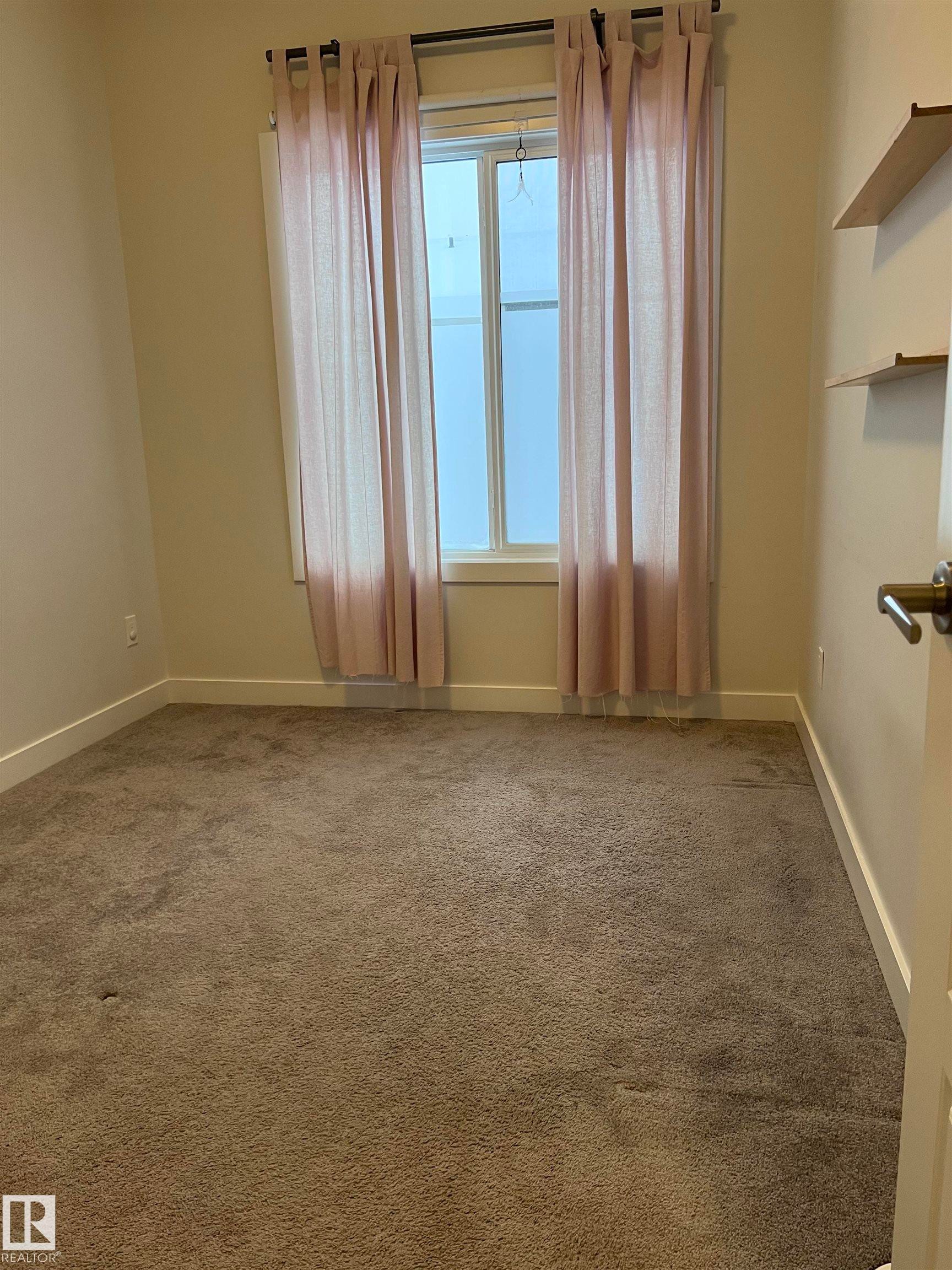 90 804 Welsh Drive, Edmonton, AB - Indoor Photo Showing Other Room