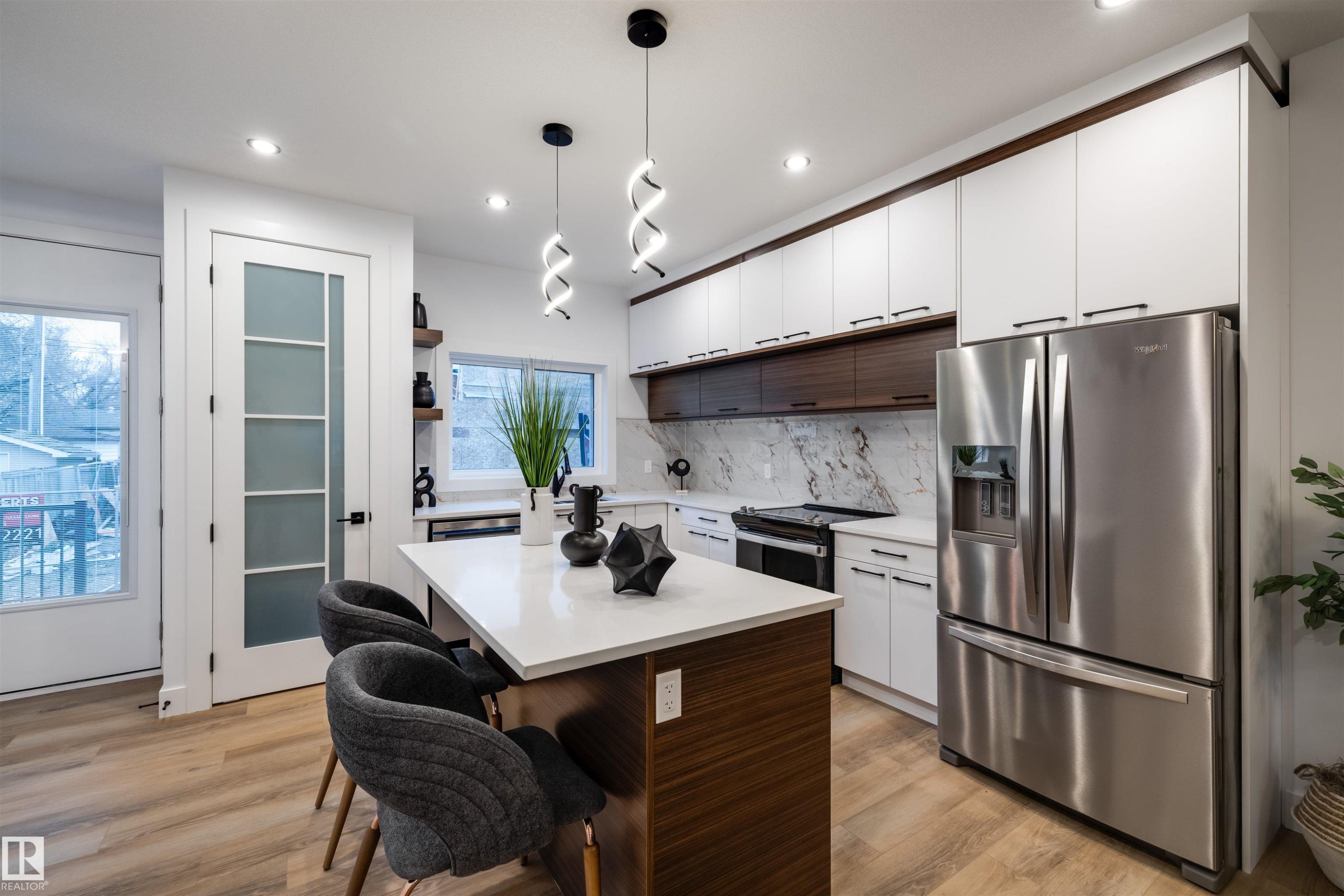 10814 108 Street, Edmonton, AB - Indoor Photo Showing Kitchen With Stainless Steel Kitchen With Upgraded Kitchen