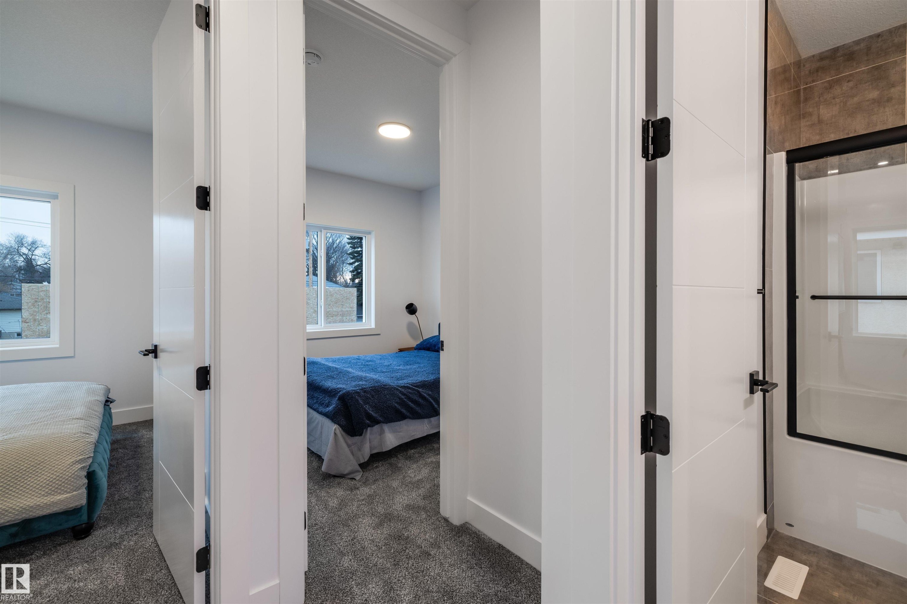 10814 108 Street, Edmonton, AB - Indoor