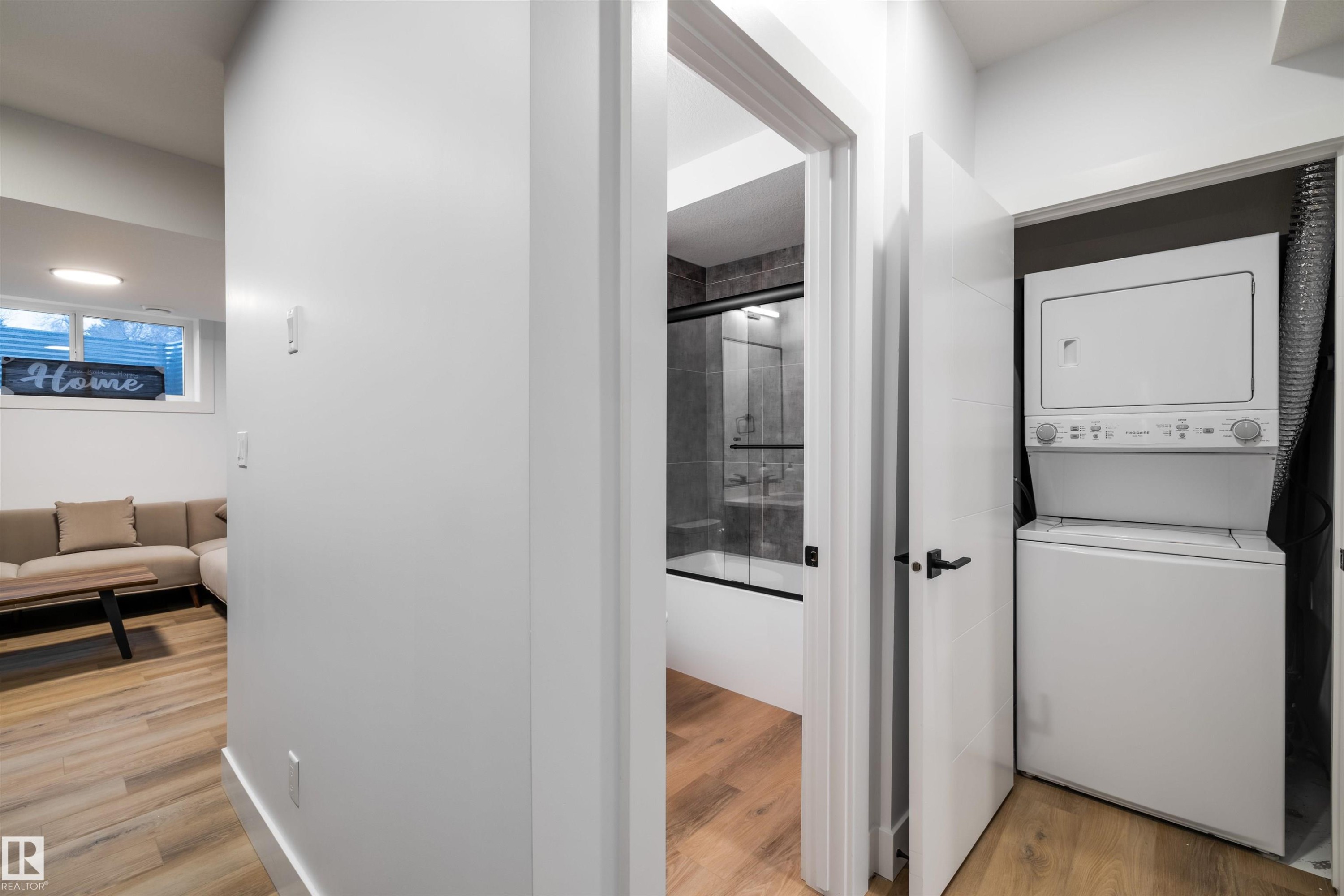 10814 108 Street, Edmonton, AB - Indoor Photo Showing Laundry Room