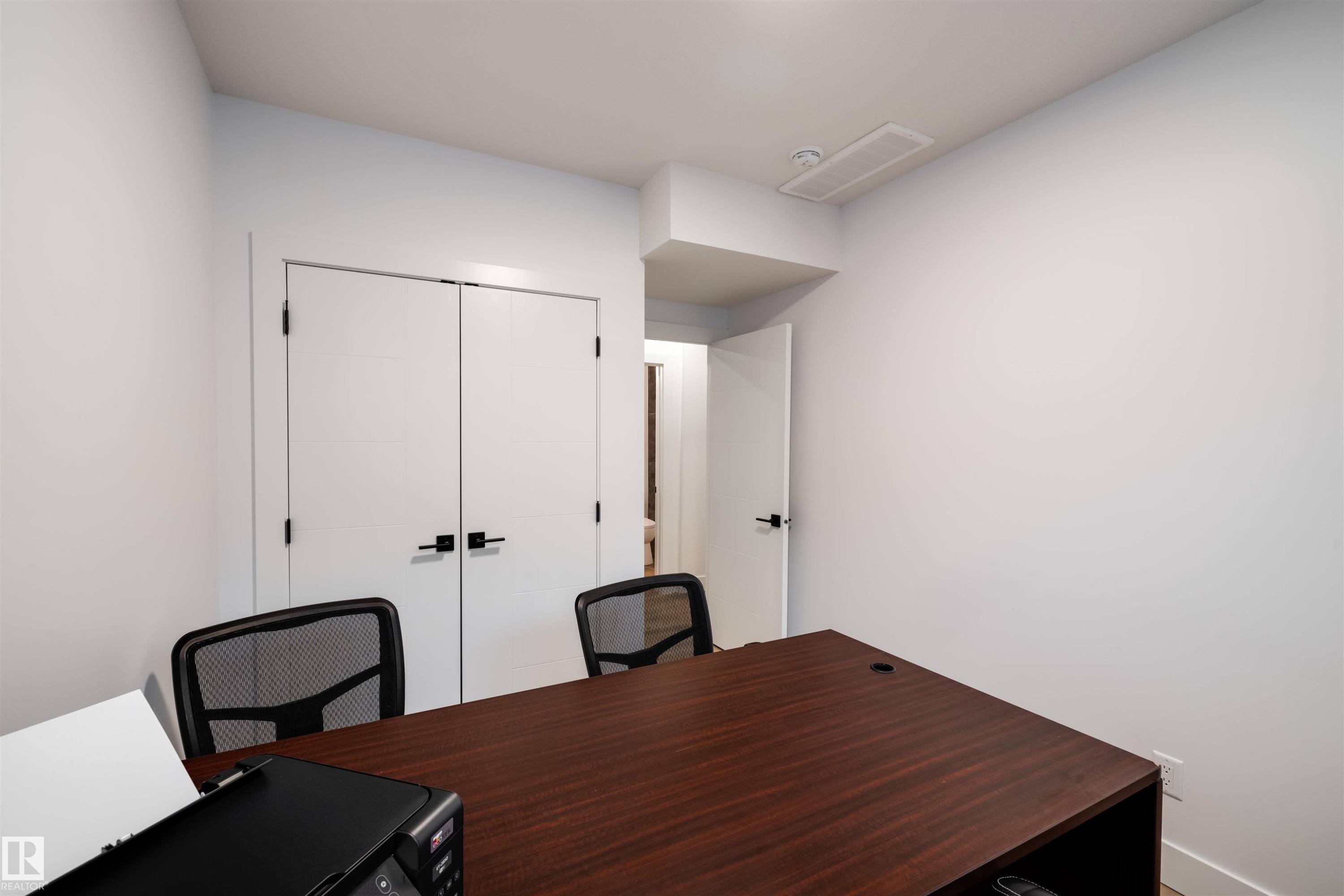 10814 108 Street, Edmonton, AB - Indoor Photo Showing Office