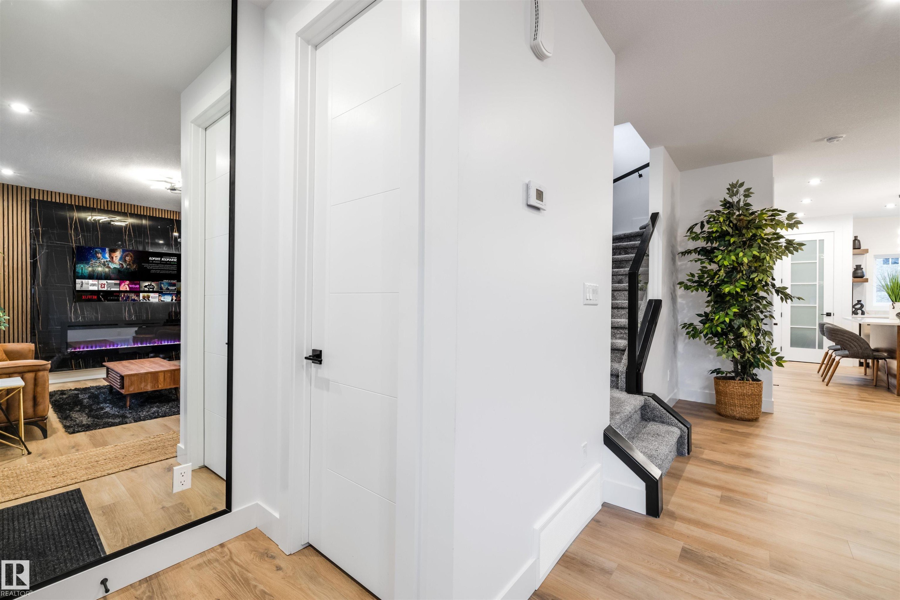 10814 108 Street, Edmonton, AB - Indoor Photo Showing Other Room