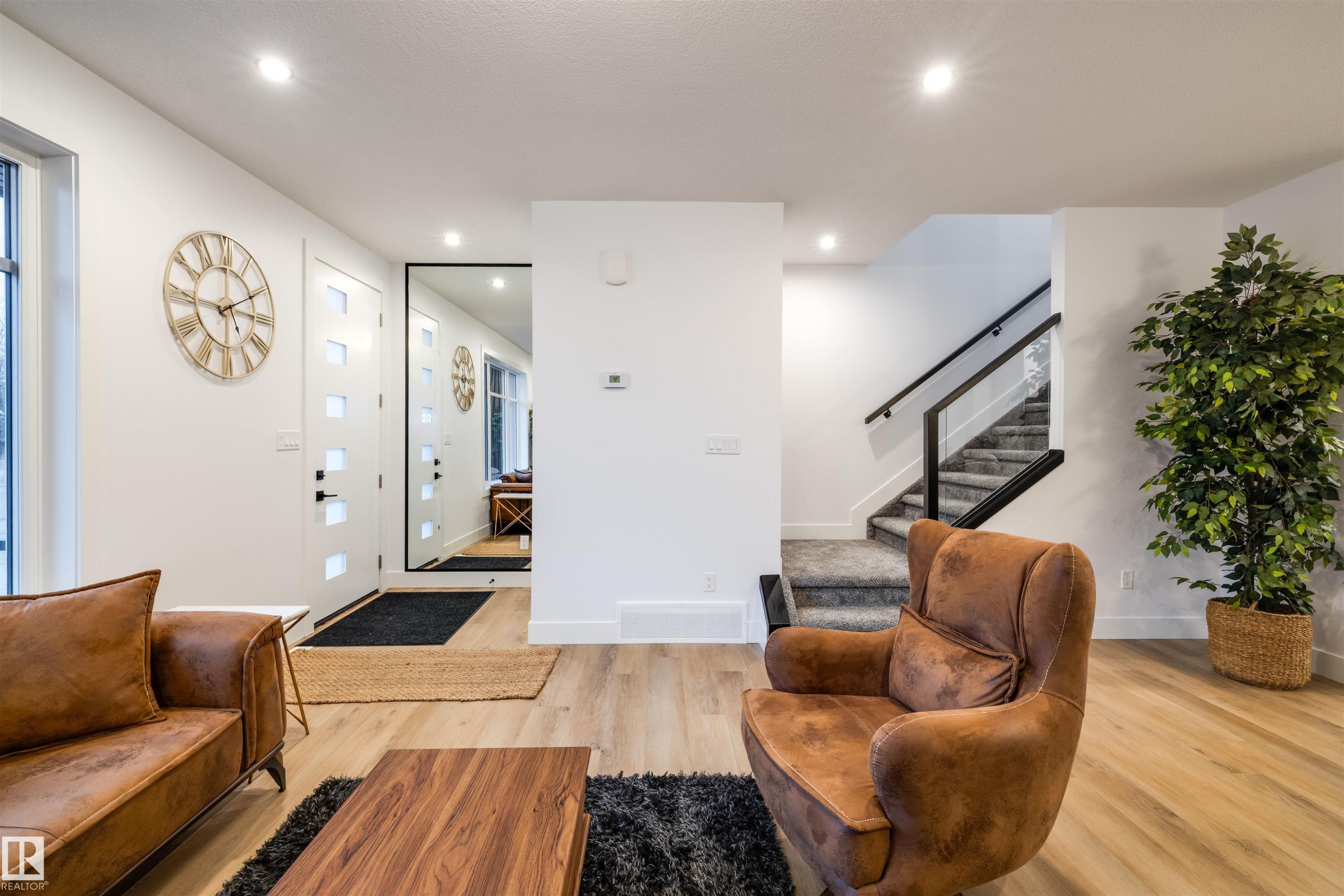 10814 108 Street, Edmonton, AB - Indoor Photo Showing Other Room