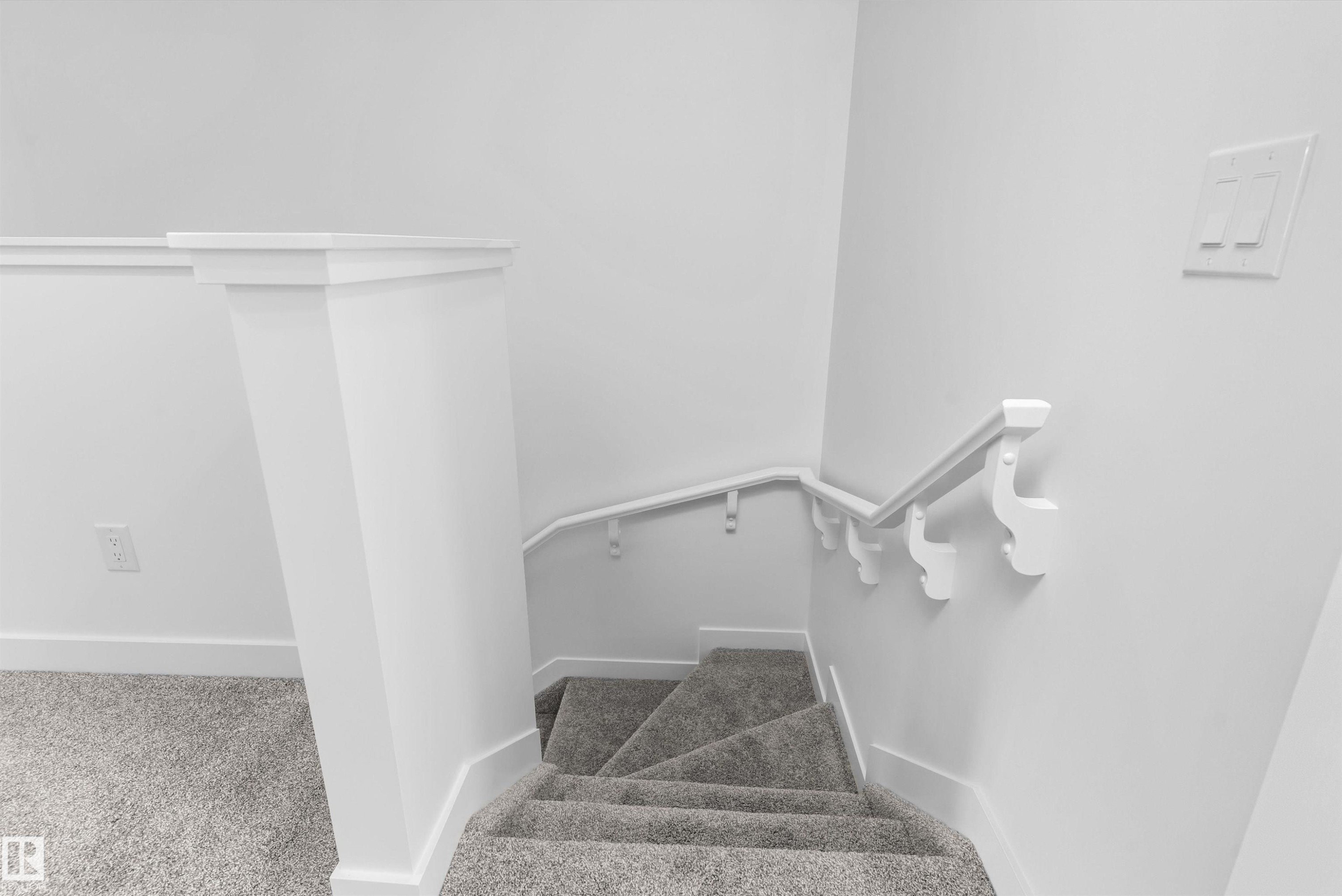 1066 Cristall Crescent Sw, Edmonton, AB - Indoor