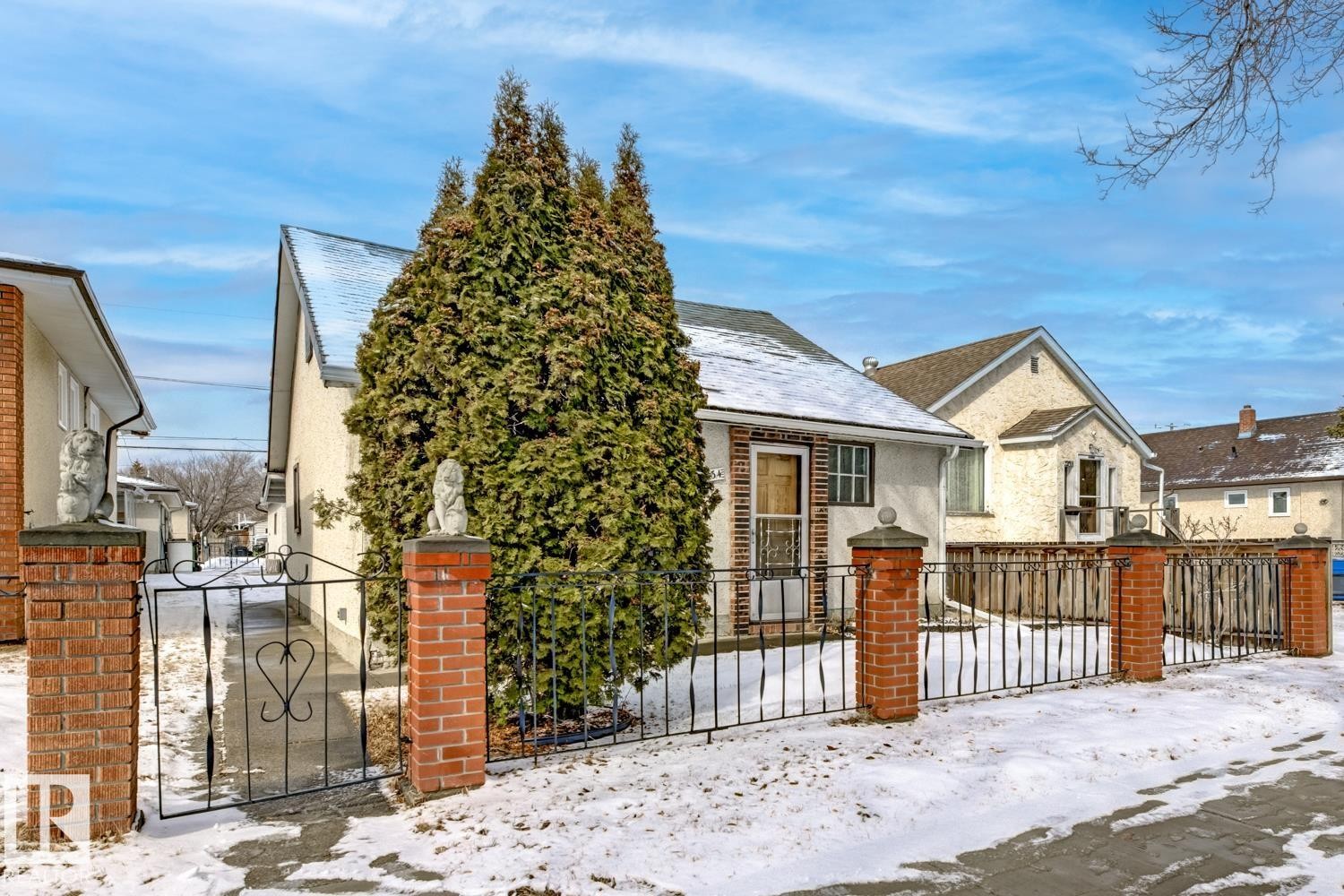 12134 96 Street Nw, Edmonton, AB - Outdoor