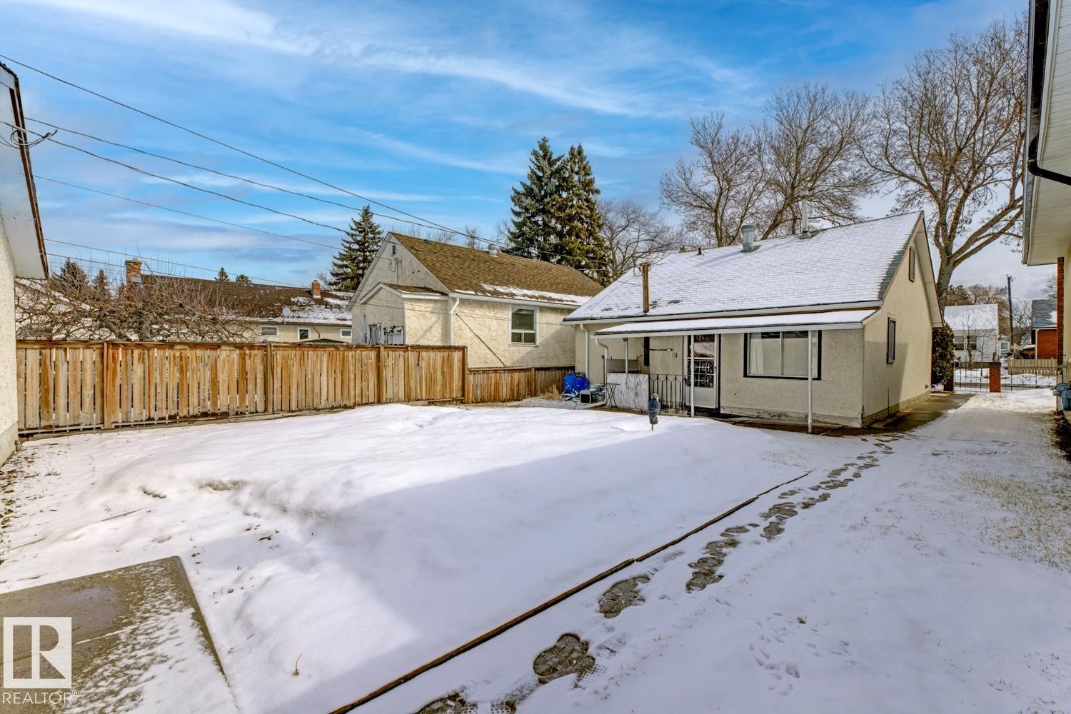 12134 96 Street Nw, Edmonton, AB - Outdoor