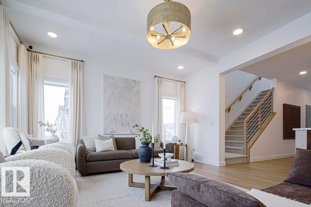 4551 Warbler Loop, Edmonton, AB - Indoor Photo Showing Living Room