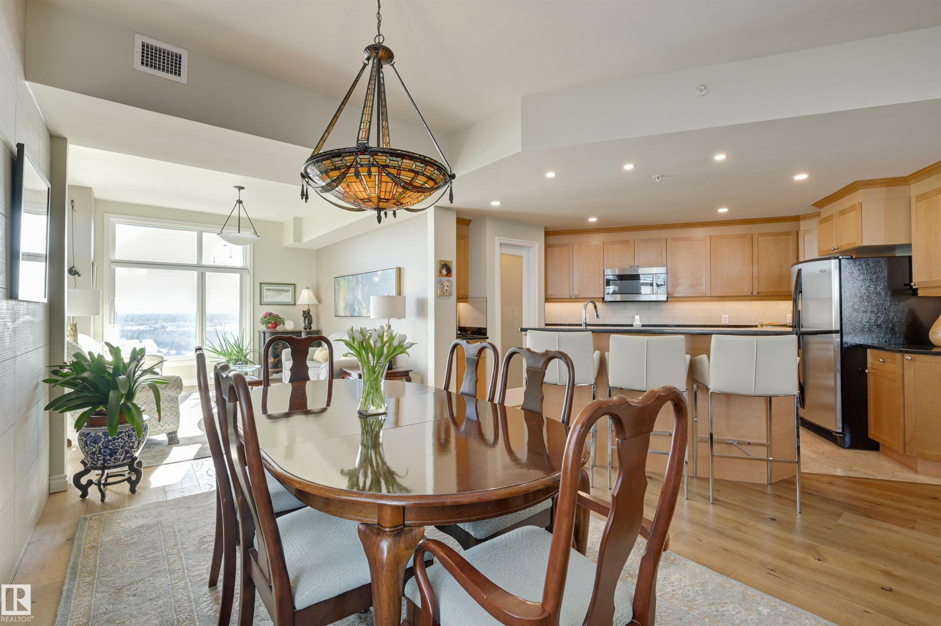 1003 9020 Jasper Avenue, Edmonton, AB - Indoor Photo Showing Dining Room