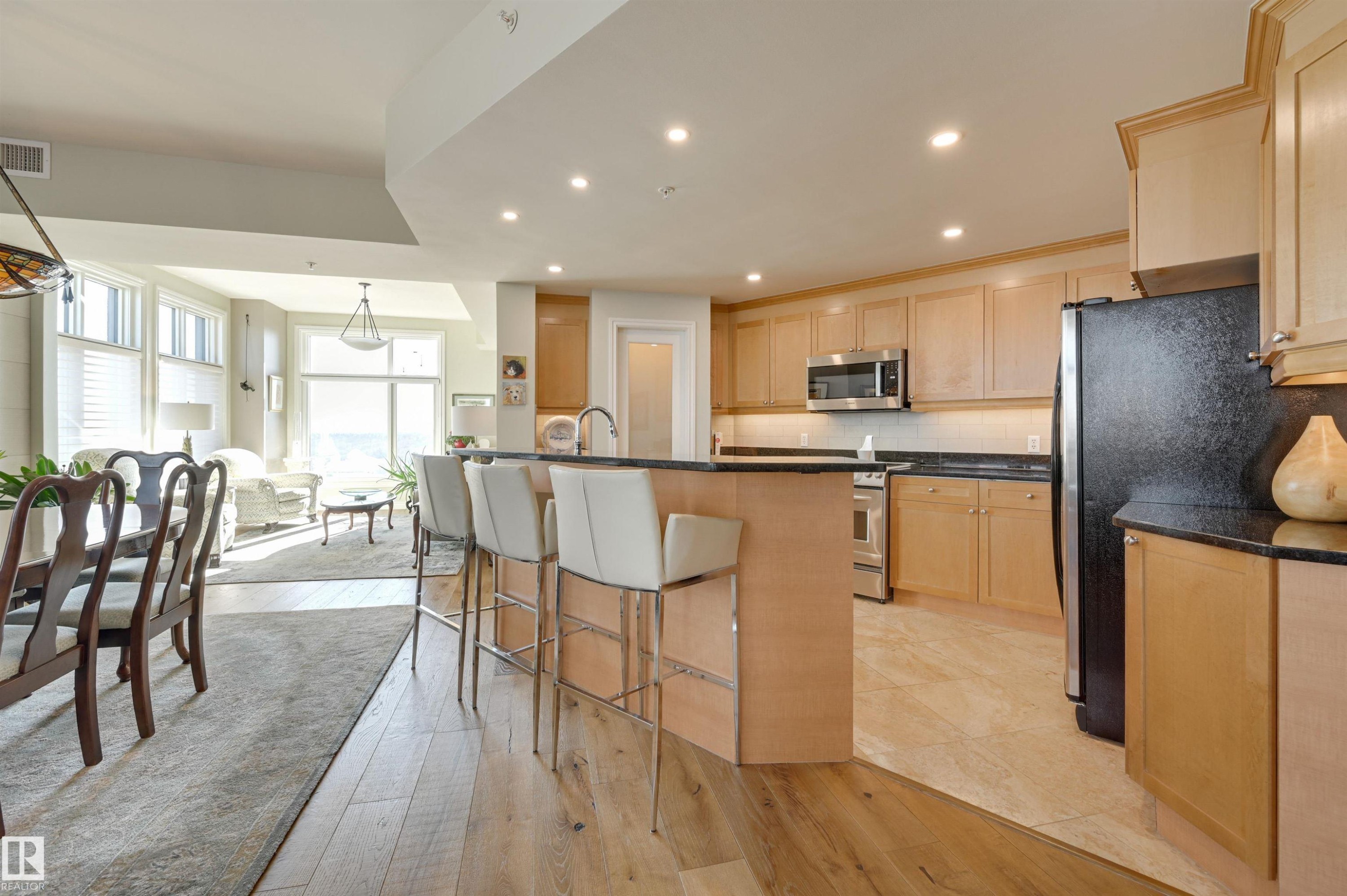 1003 9020 Jasper Avenue, Edmonton, AB - Indoor Photo Showing Other Room