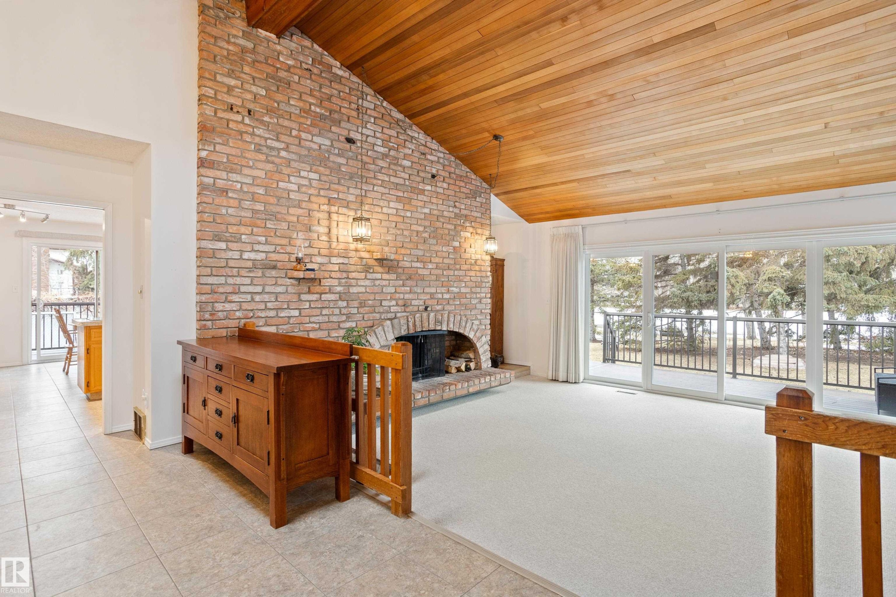 258 Greenoch Crescent, Edmonton, AB - Indoor Photo Showing Other Room