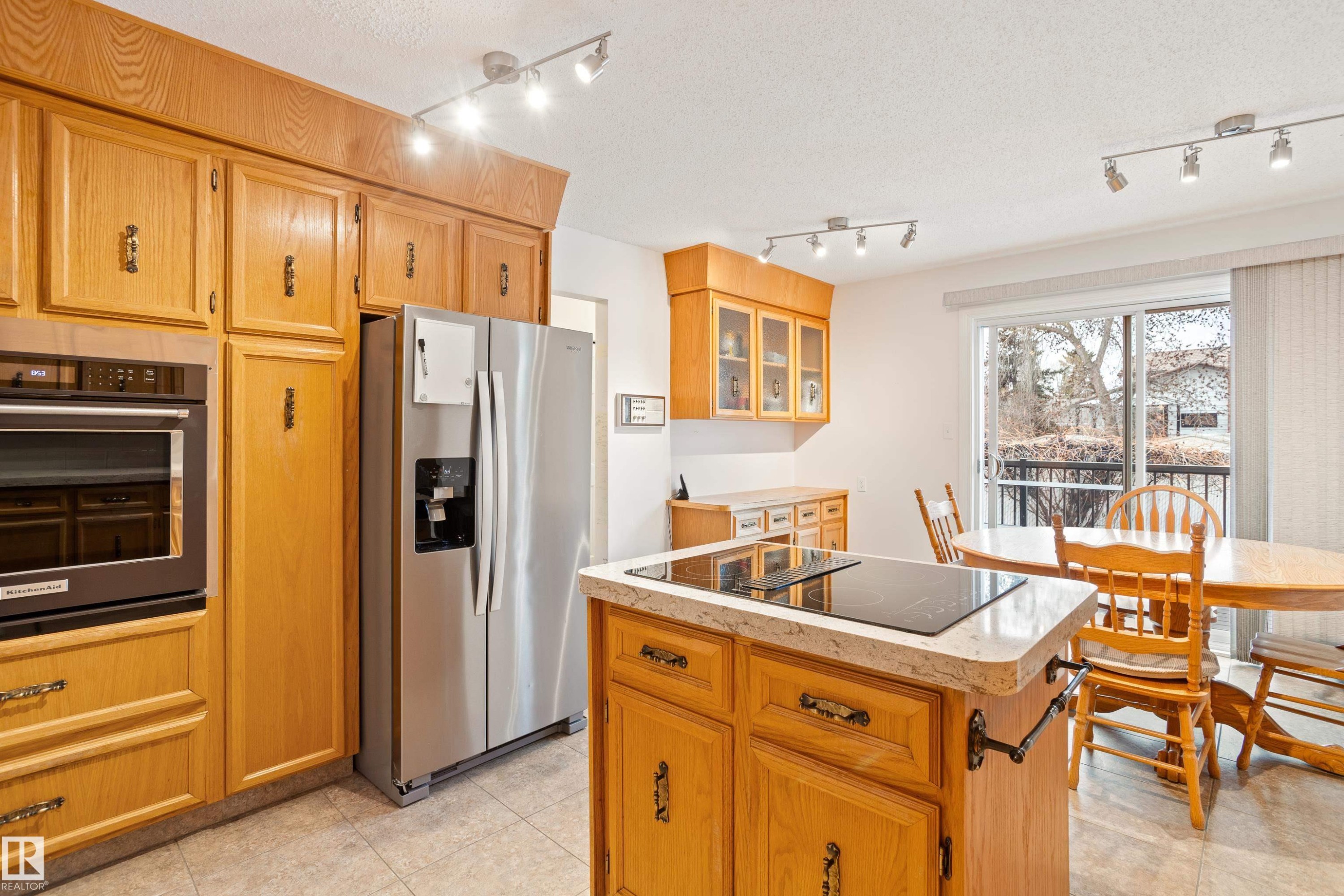 258 Greenoch Crescent, Edmonton, AB - Indoor Photo Showing Kitchen
