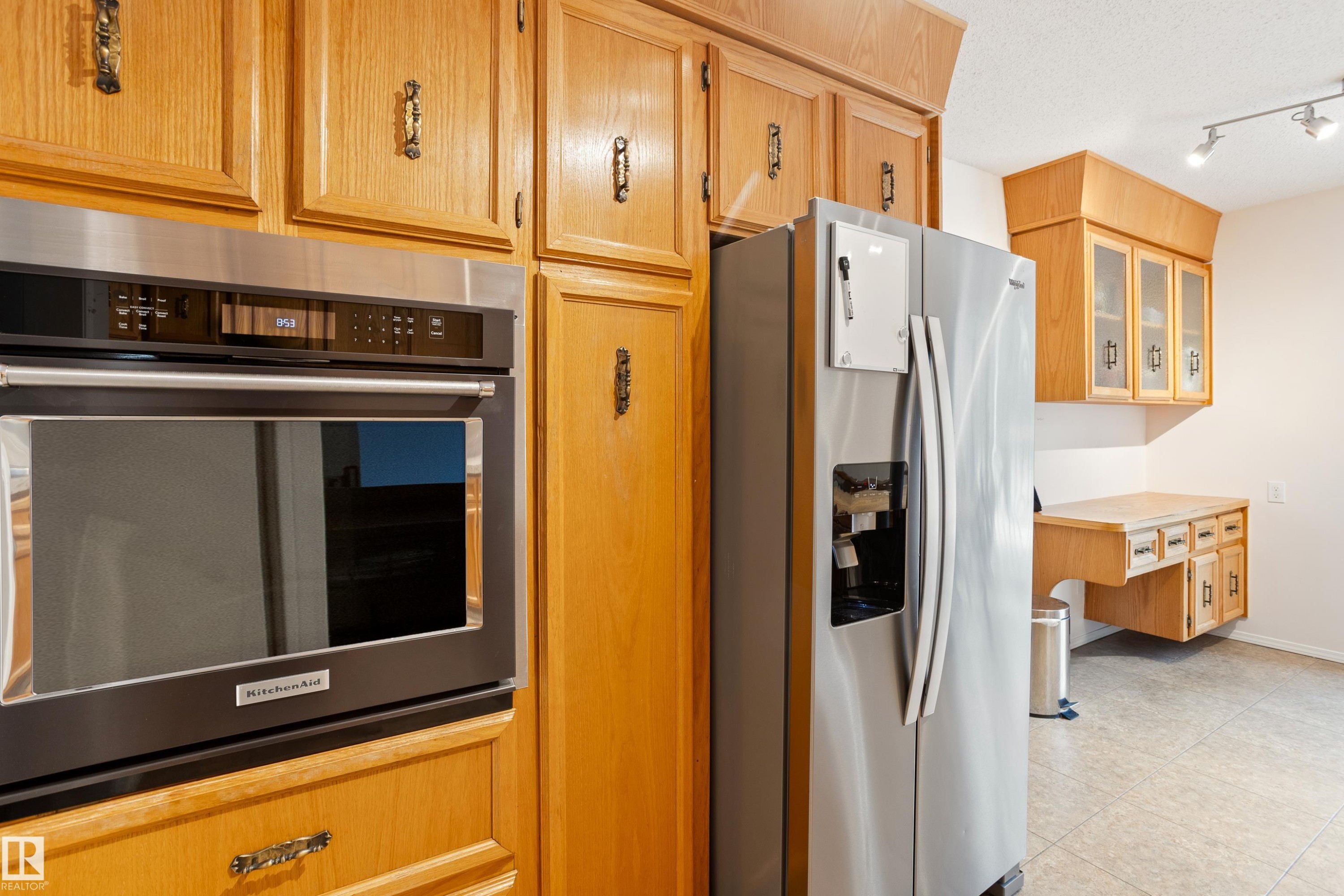 258 Greenoch Crescent, Edmonton, AB - Indoor Photo Showing Kitchen