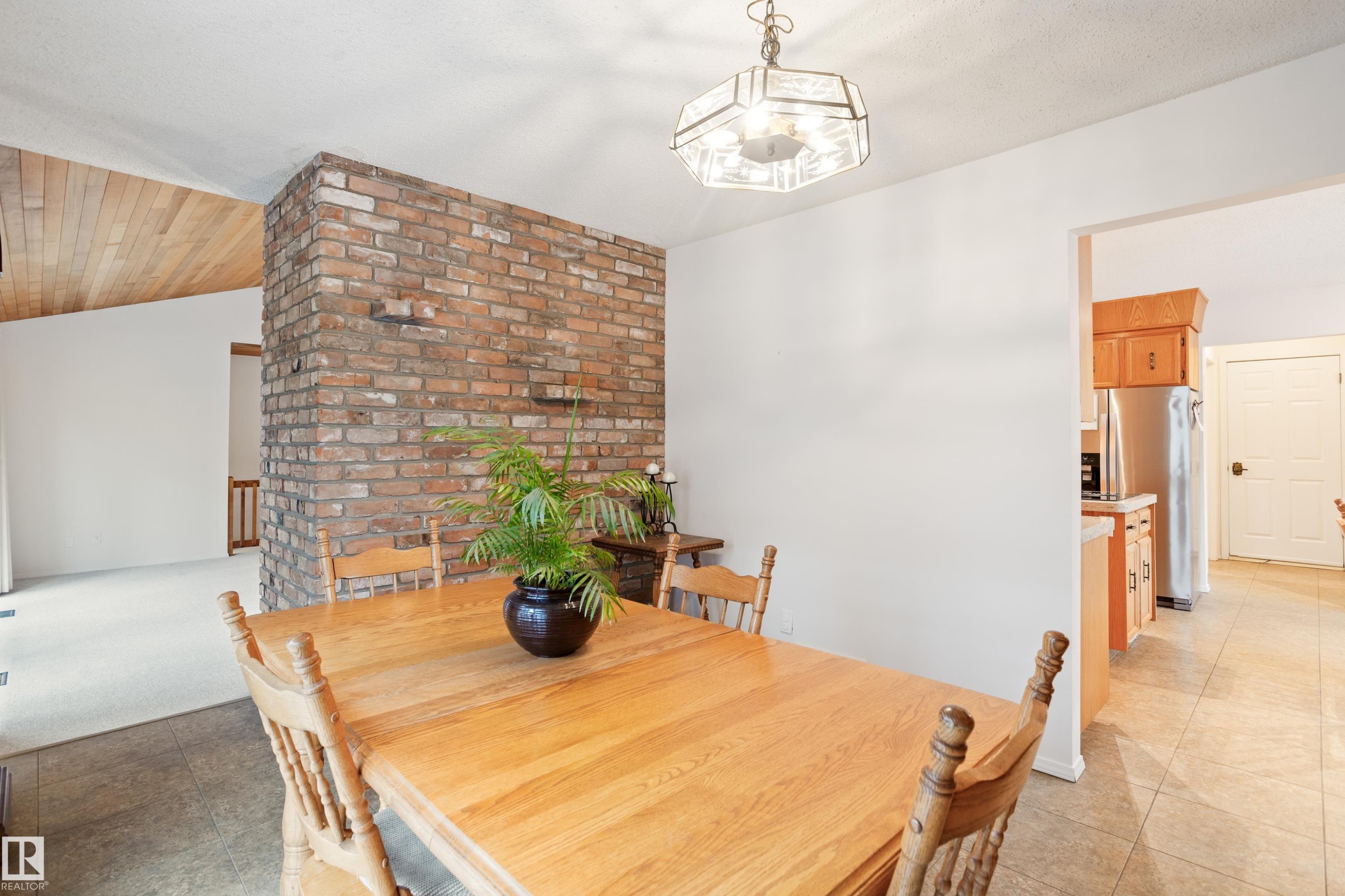 258 Greenoch Crescent, Edmonton, AB - Indoor Photo Showing Dining Room