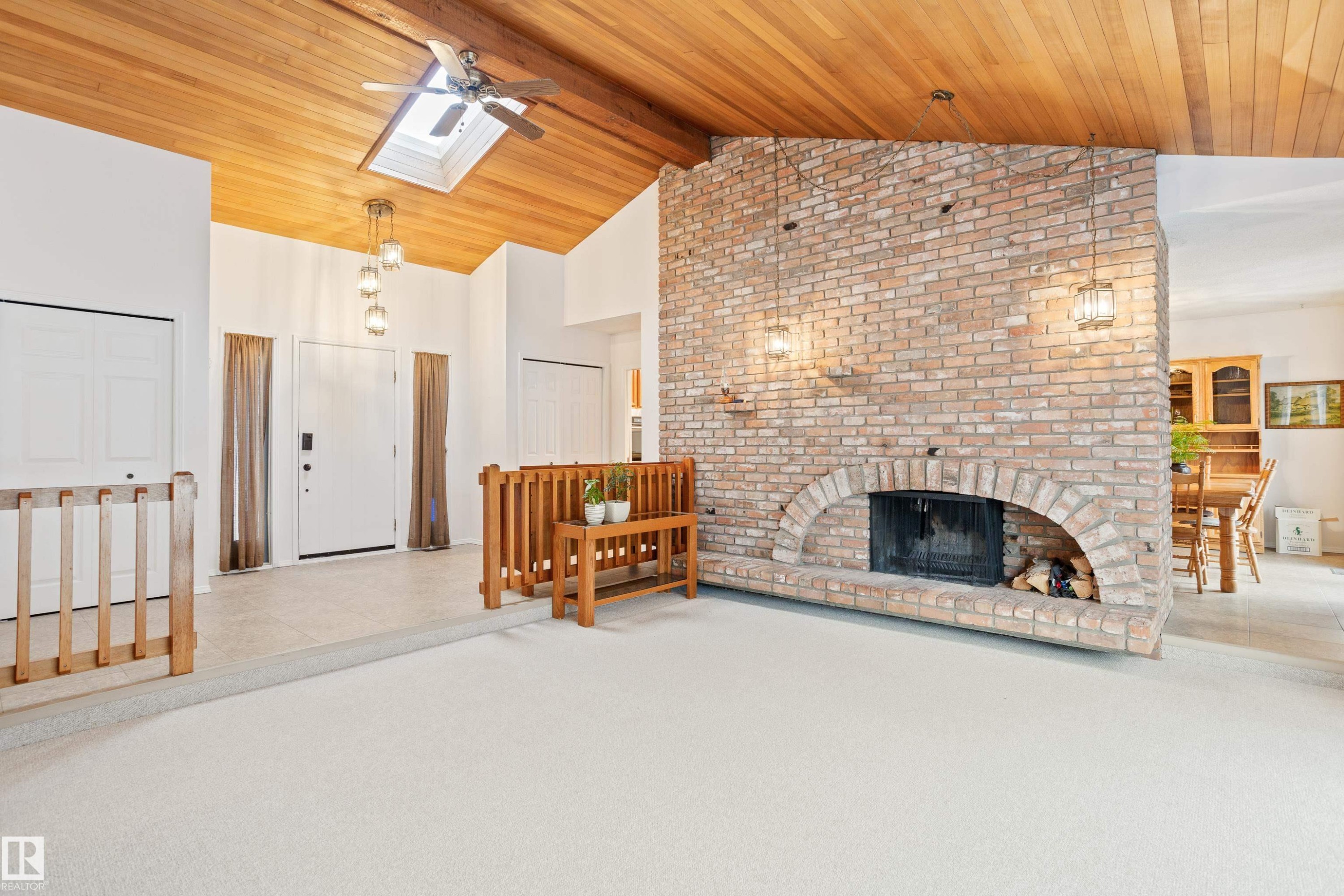 258 Greenoch Crescent, Edmonton, AB - Indoor With Fireplace
