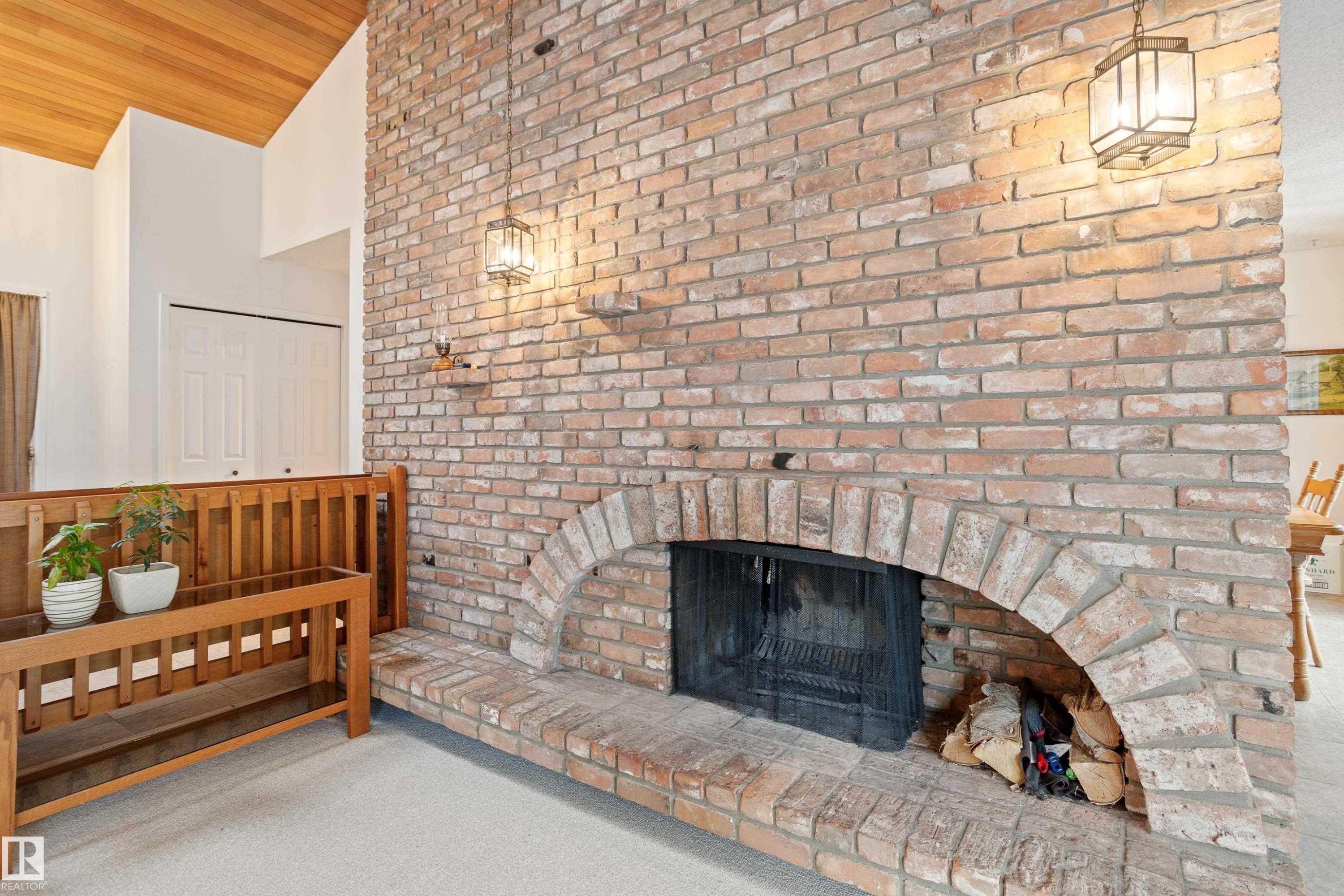 258 Greenoch Crescent, Edmonton, AB - Indoor Photo Showing Other Room With Fireplace