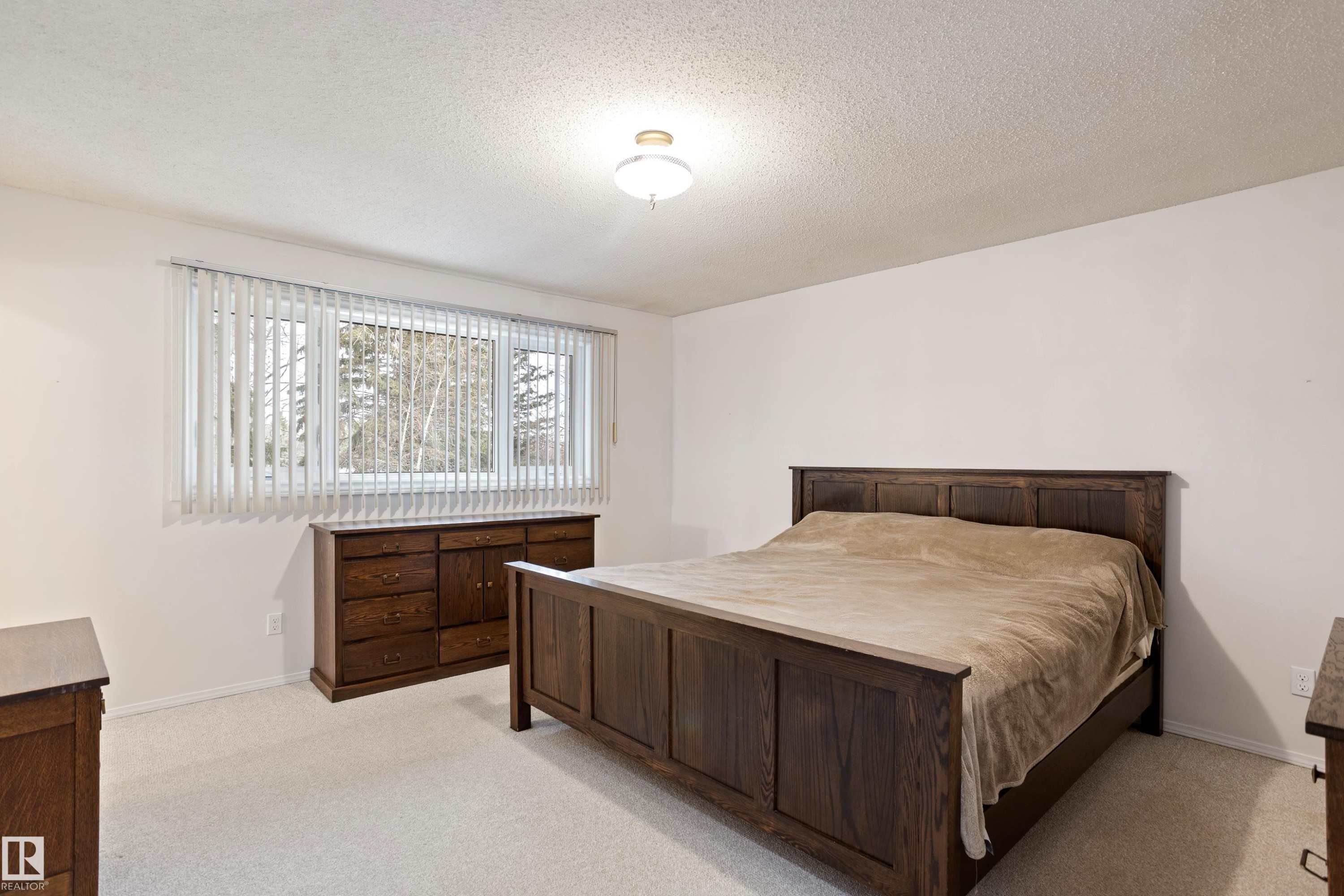 258 Greenoch Crescent, Edmonton, AB - Indoor Photo Showing Bedroom