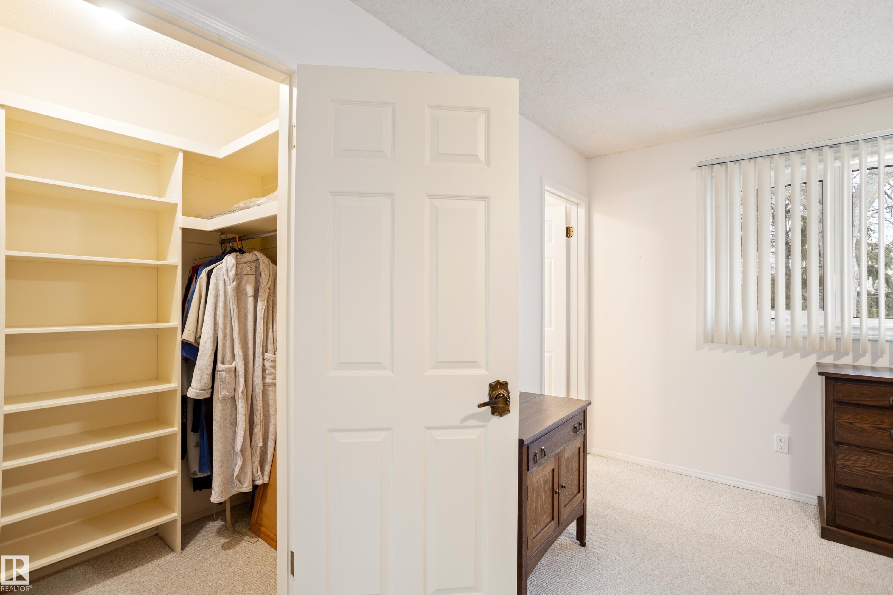 258 Greenoch Crescent, Edmonton, AB - Indoor