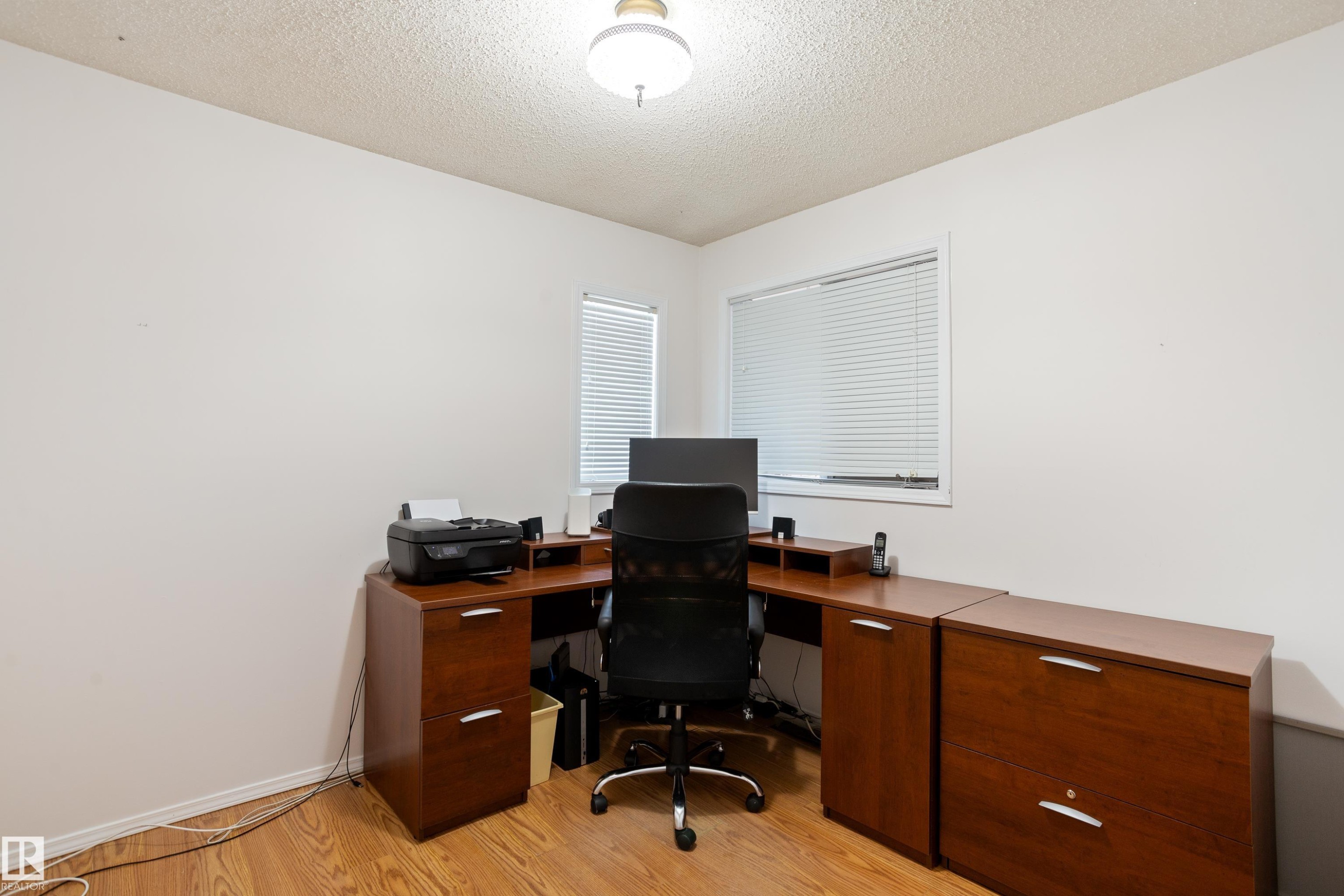 258 Greenoch Crescent, Edmonton, AB - Indoor Photo Showing Office