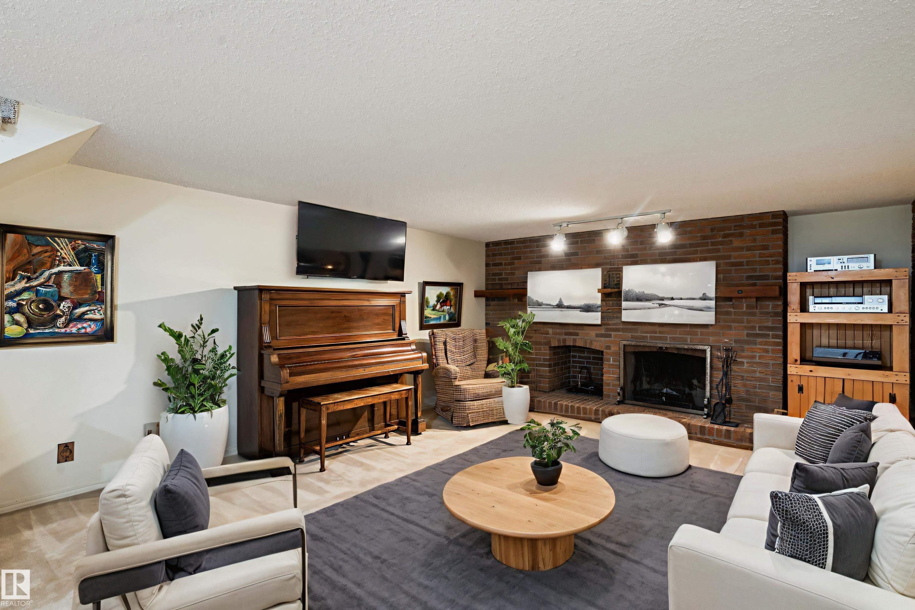 258 Greenoch Crescent, Edmonton, AB - Indoor Photo Showing Living Room With Fireplace