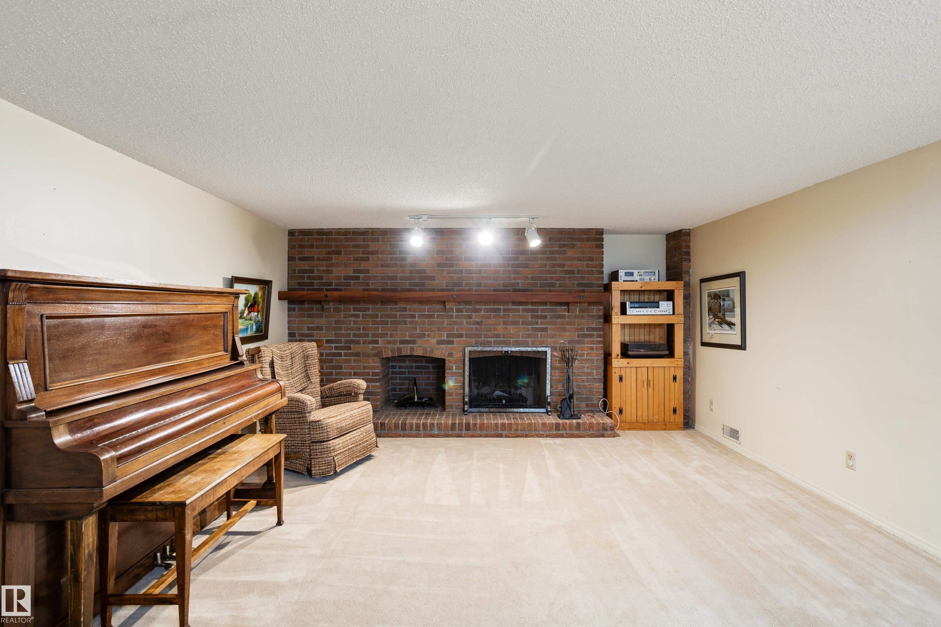 258 Greenoch Crescent, Edmonton, AB - Indoor Photo Showing Other Room With Fireplace