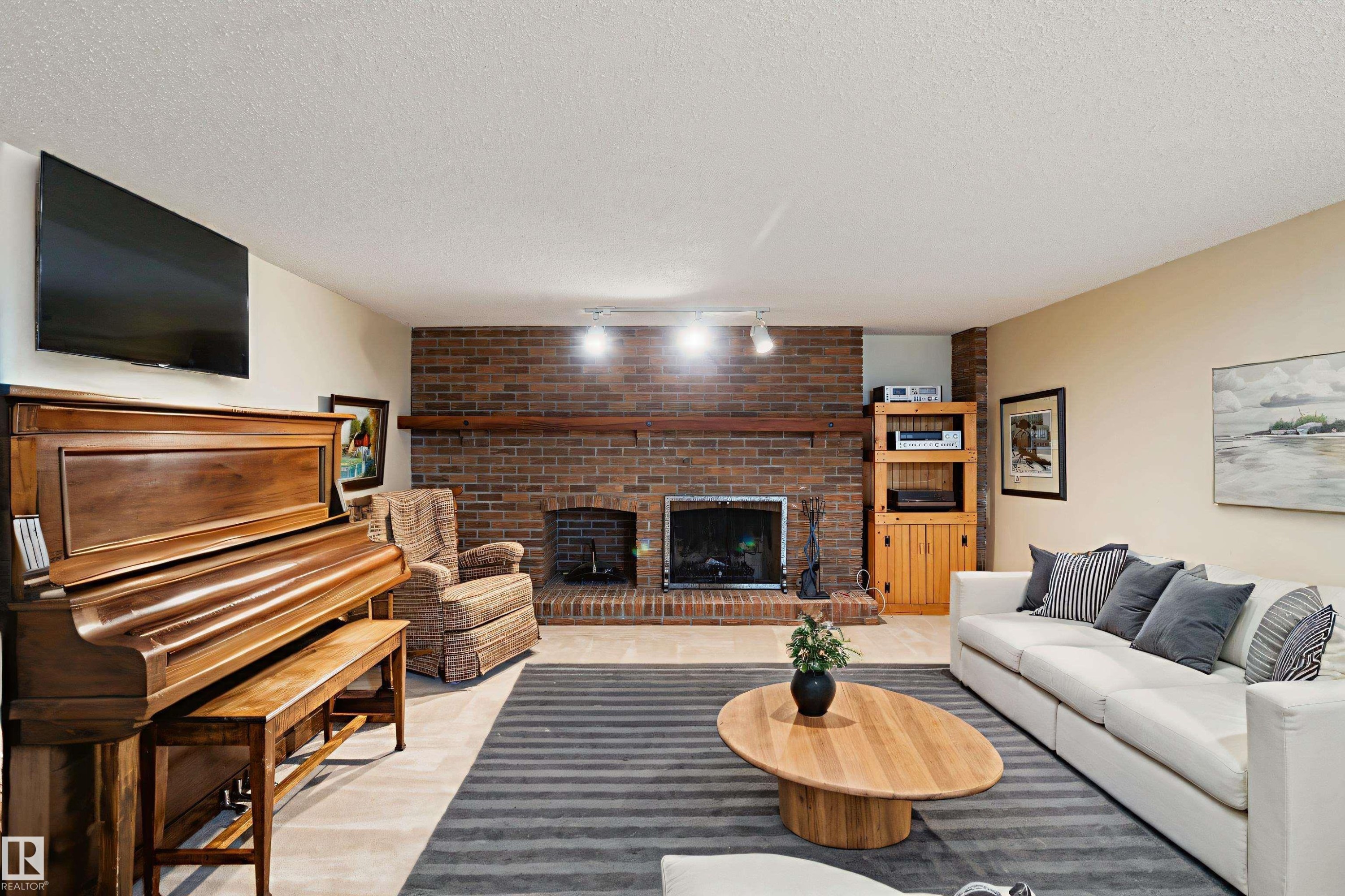258 Greenoch Crescent, Edmonton, AB - Indoor Photo Showing Living Room With Fireplace