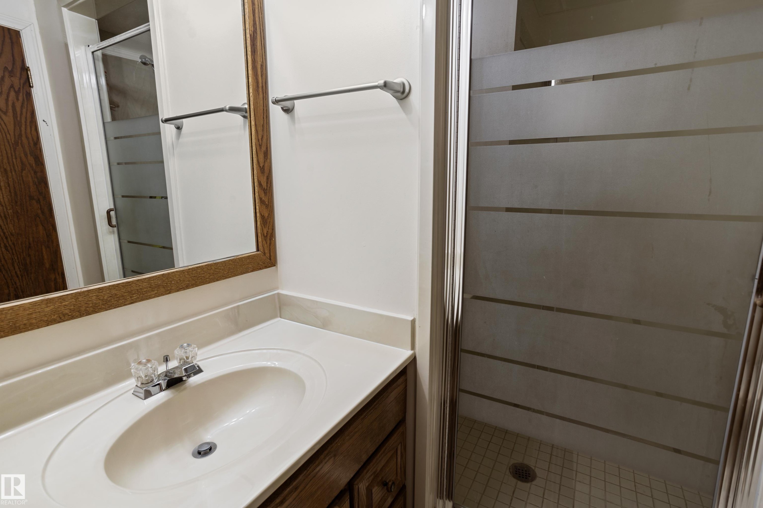 258 Greenoch Crescent, Edmonton, AB - Indoor Photo Showing Bathroom