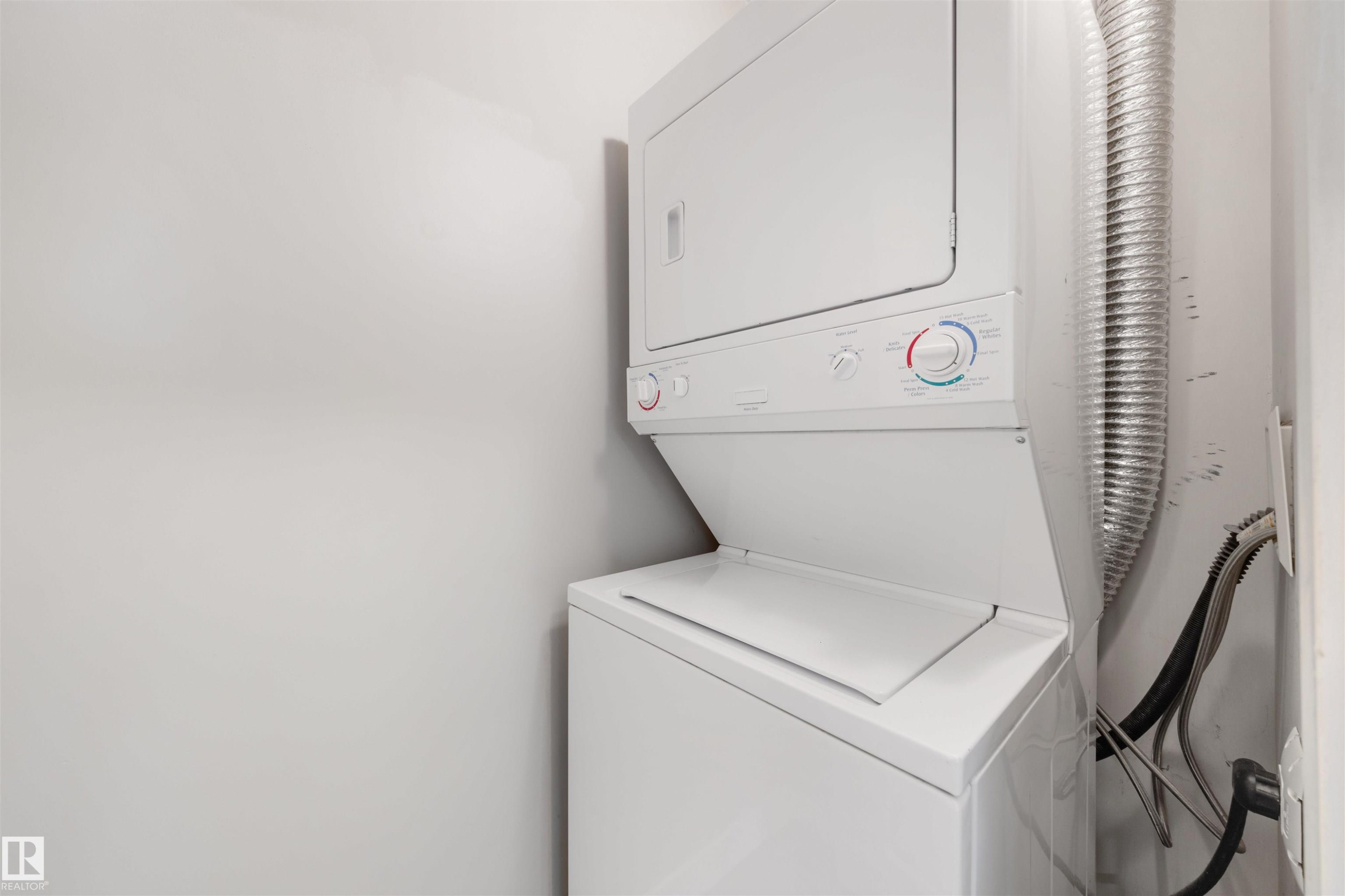32 10015 83 Avenue, Edmonton, AB - Indoor Photo Showing Laundry Room