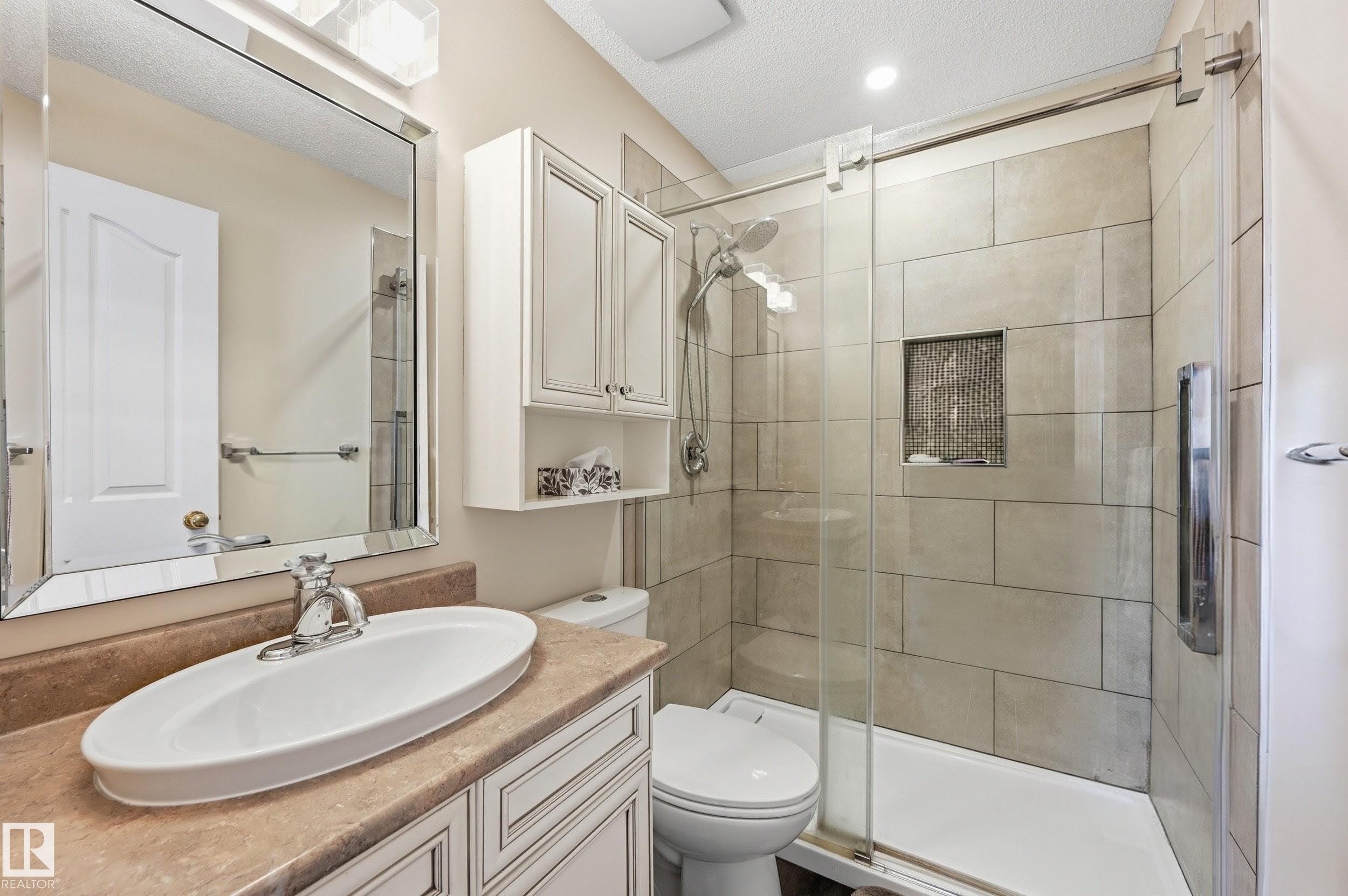 109 1670 Jamha Road Nw, Edmonton, AB - Indoor Photo Showing Bathroom