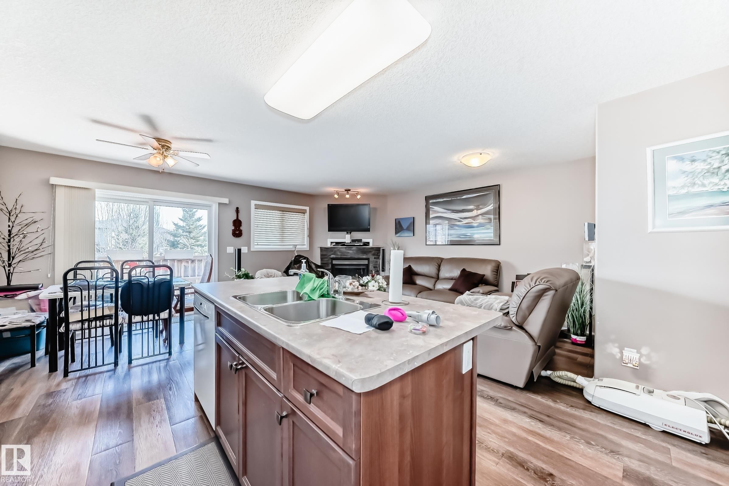 16737 60St, Edmonton, AB - Indoor Photo Showing Other Room