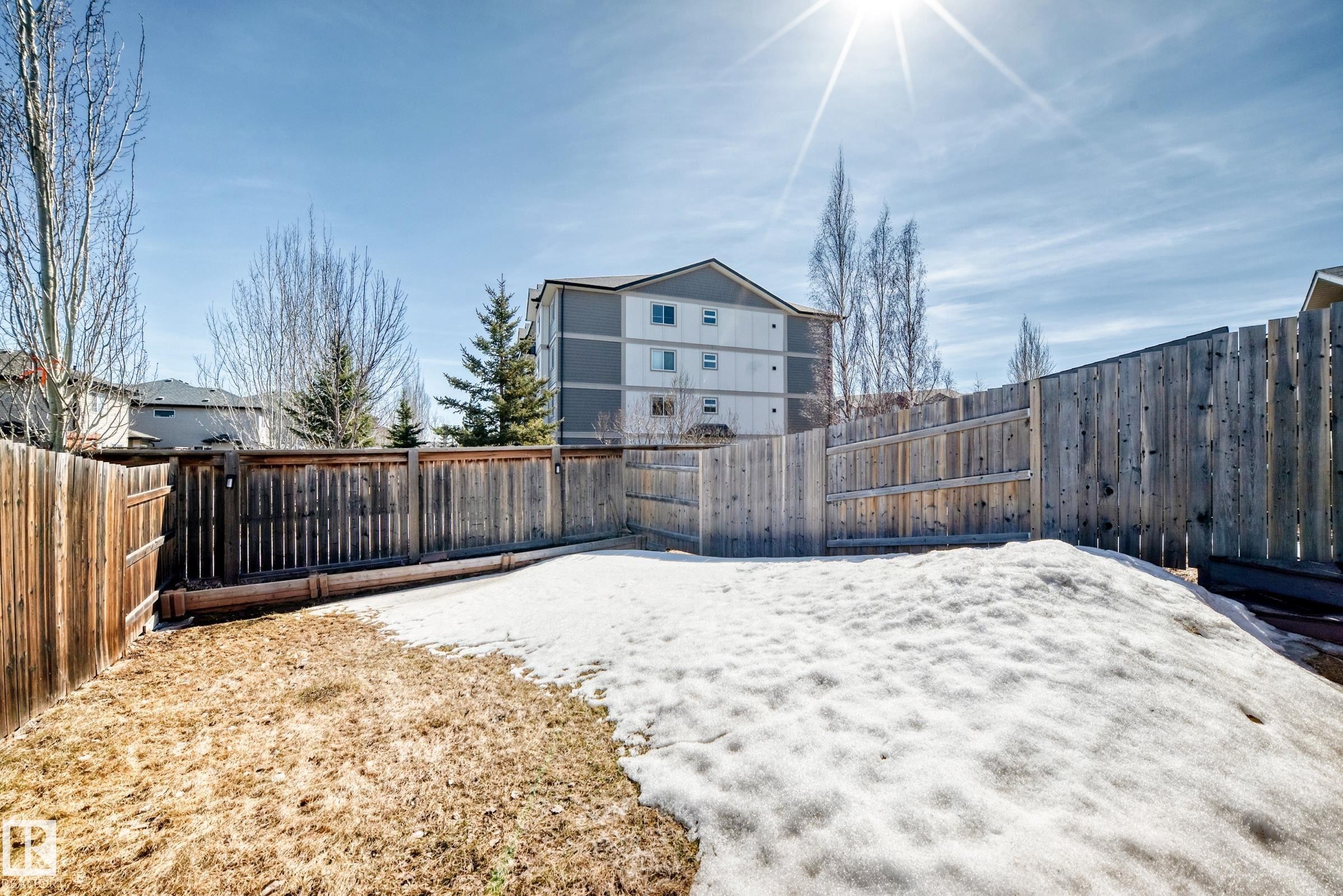 16737 60St, Edmonton, AB - Outdoor