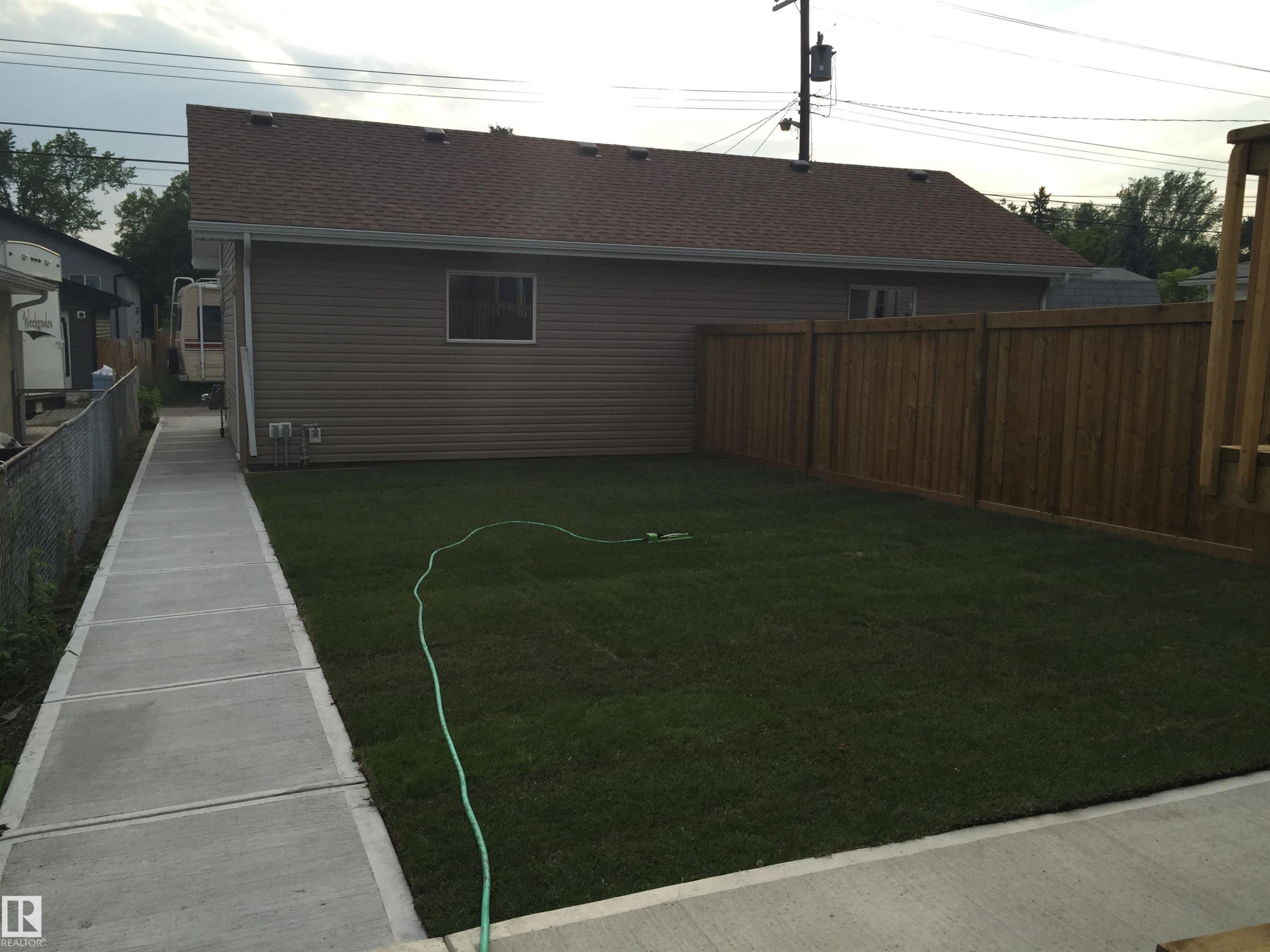 12224 88 Street Nw, Edmonton, AB - Outdoor