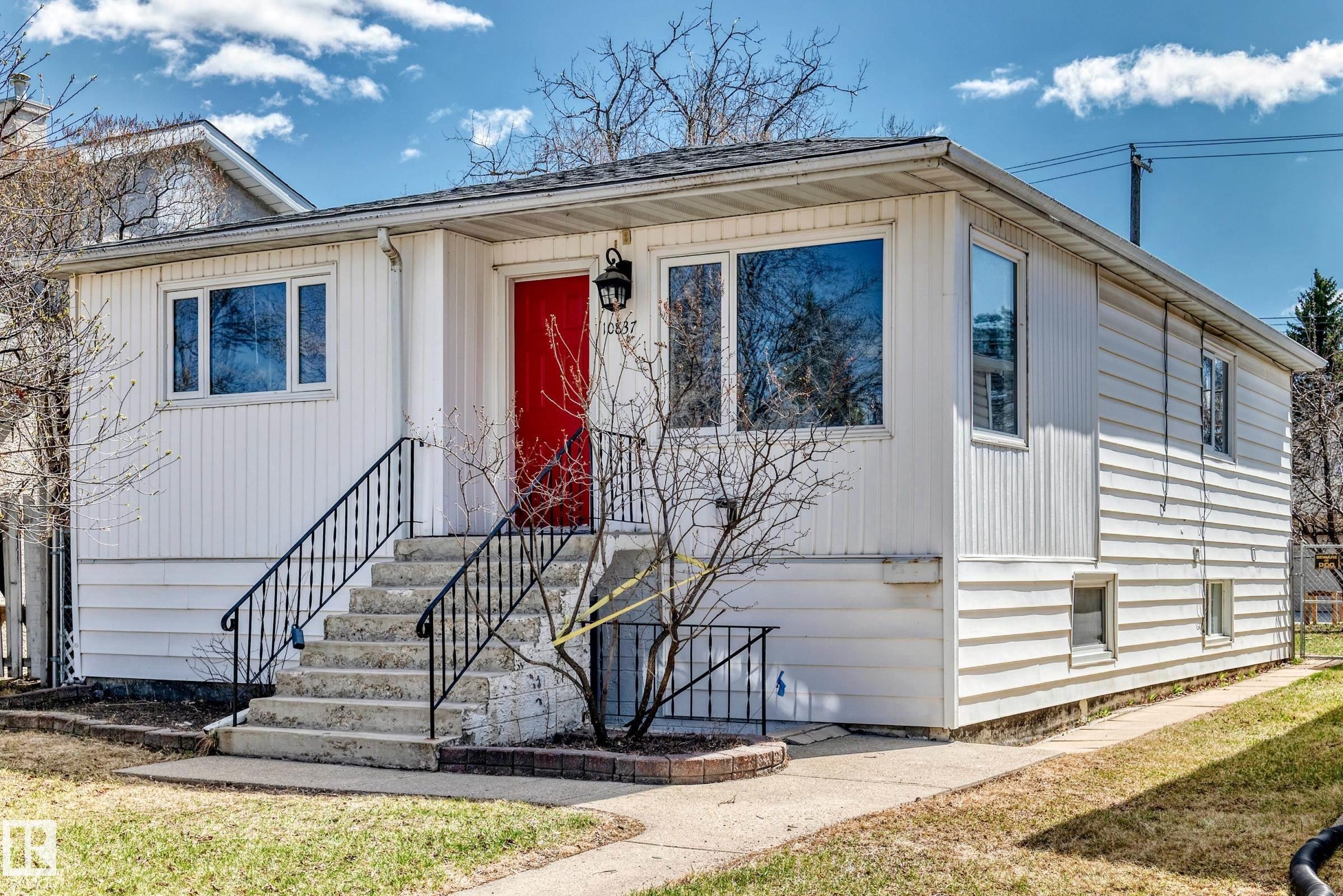 10837 65 Avenue, Edmonton, AB - Outdoor